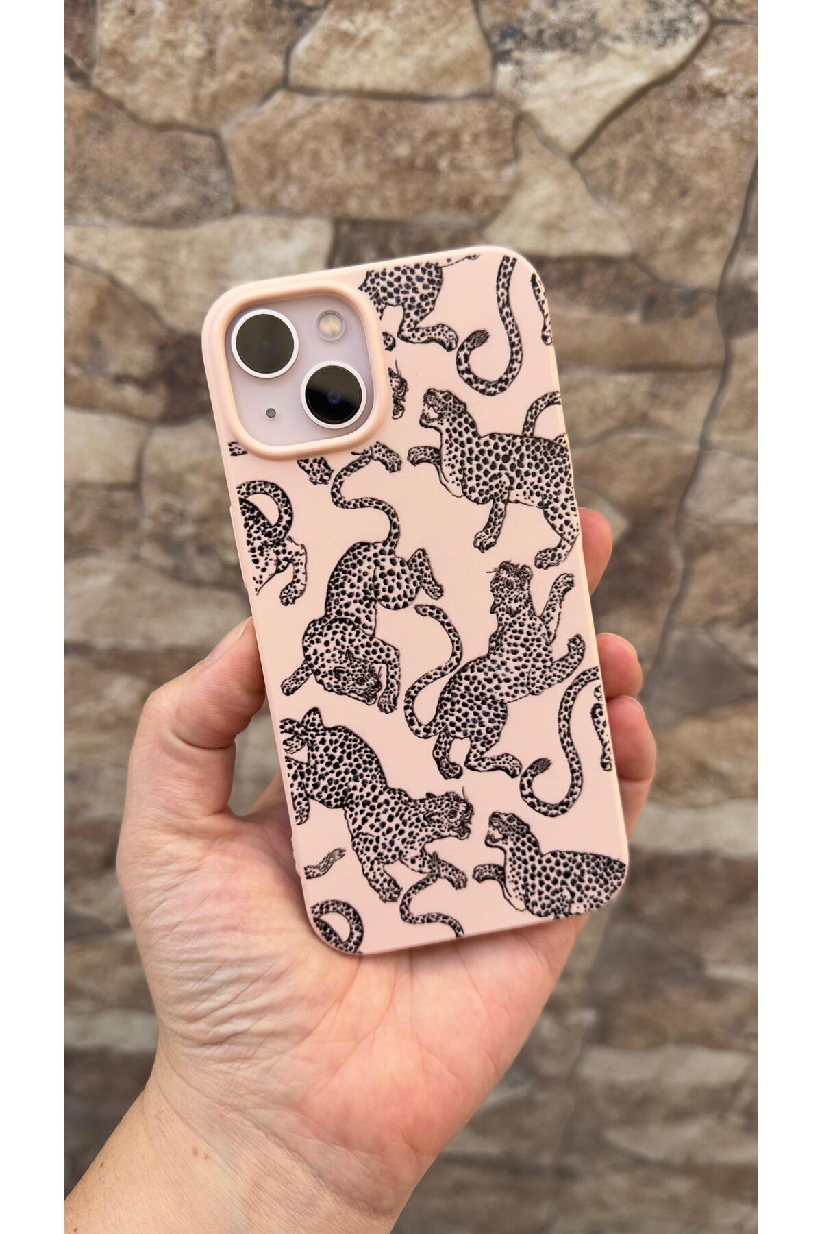 iPhone 13 Uyumlu Leopar Desenli Silikon Darbe Emici Klasik Korumalı Rubber Kılıf