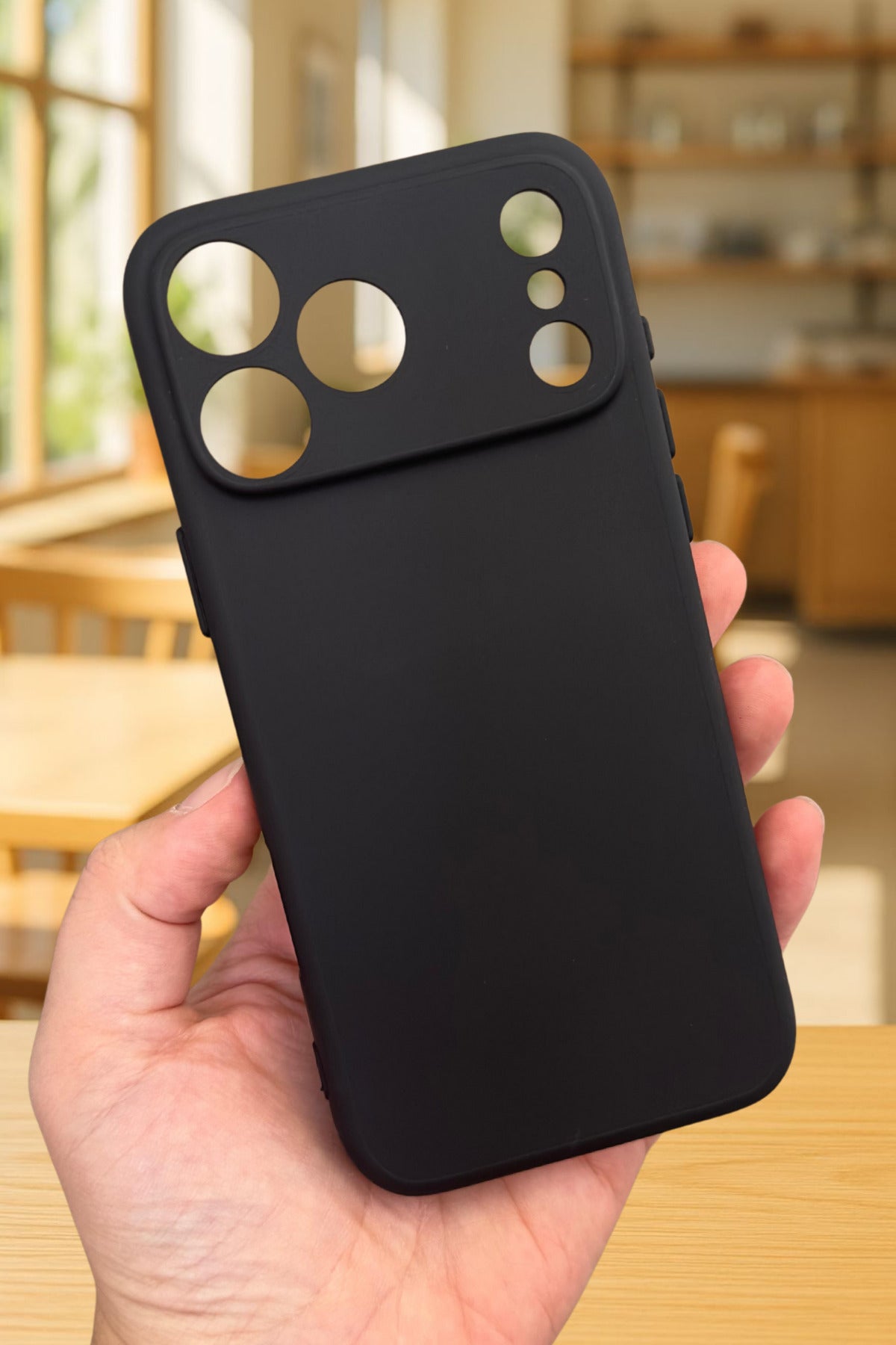 iPhone 17 Pro Uyumlu Silikon Darbe Emici Klasik Korumalı Rubber Kılıf