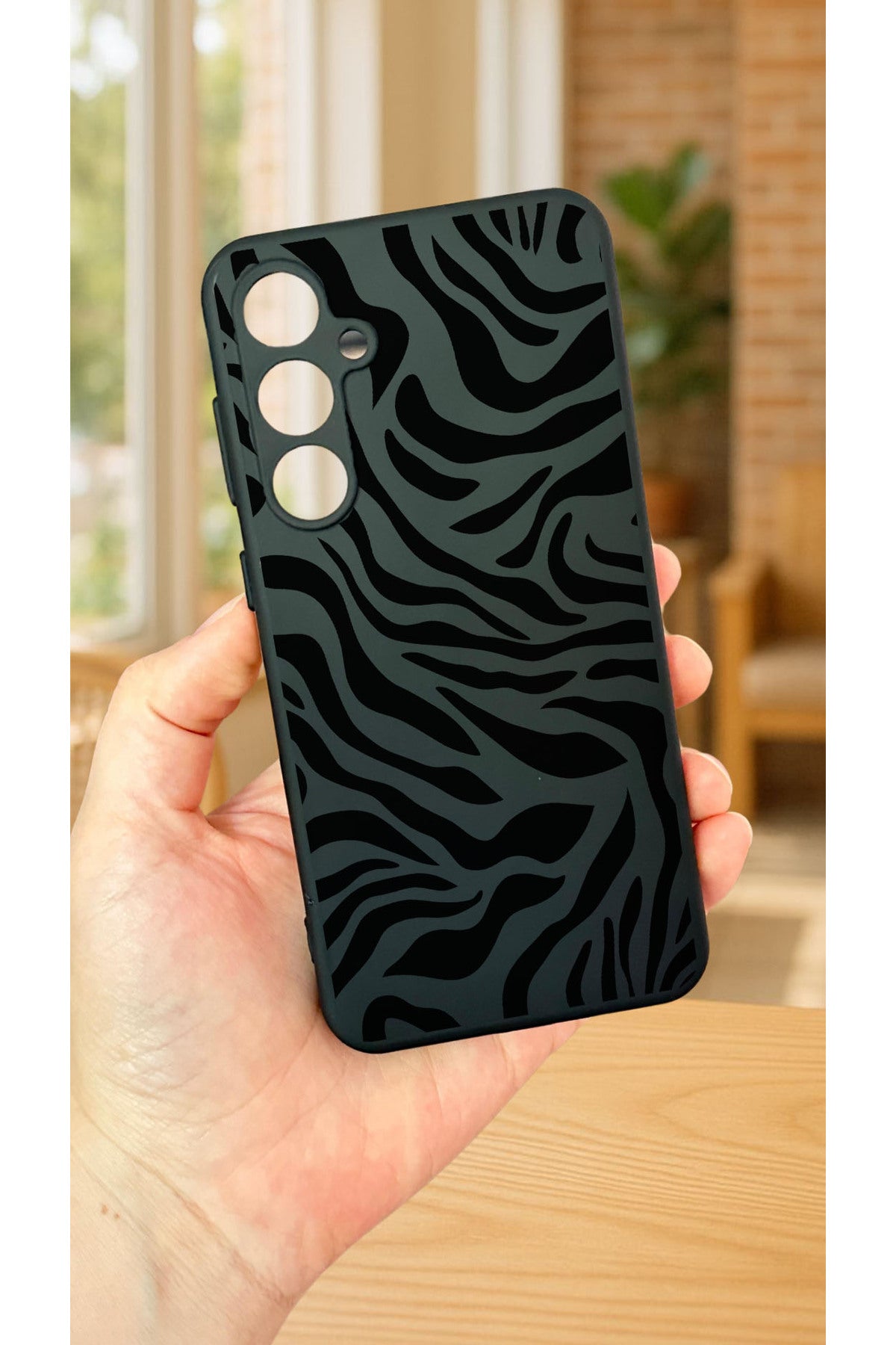 Samsung Galaxy S25 Uyumlu Zebra Desenli Silikon Darbe Emici Klasik Korumalı Rubber Kılıf