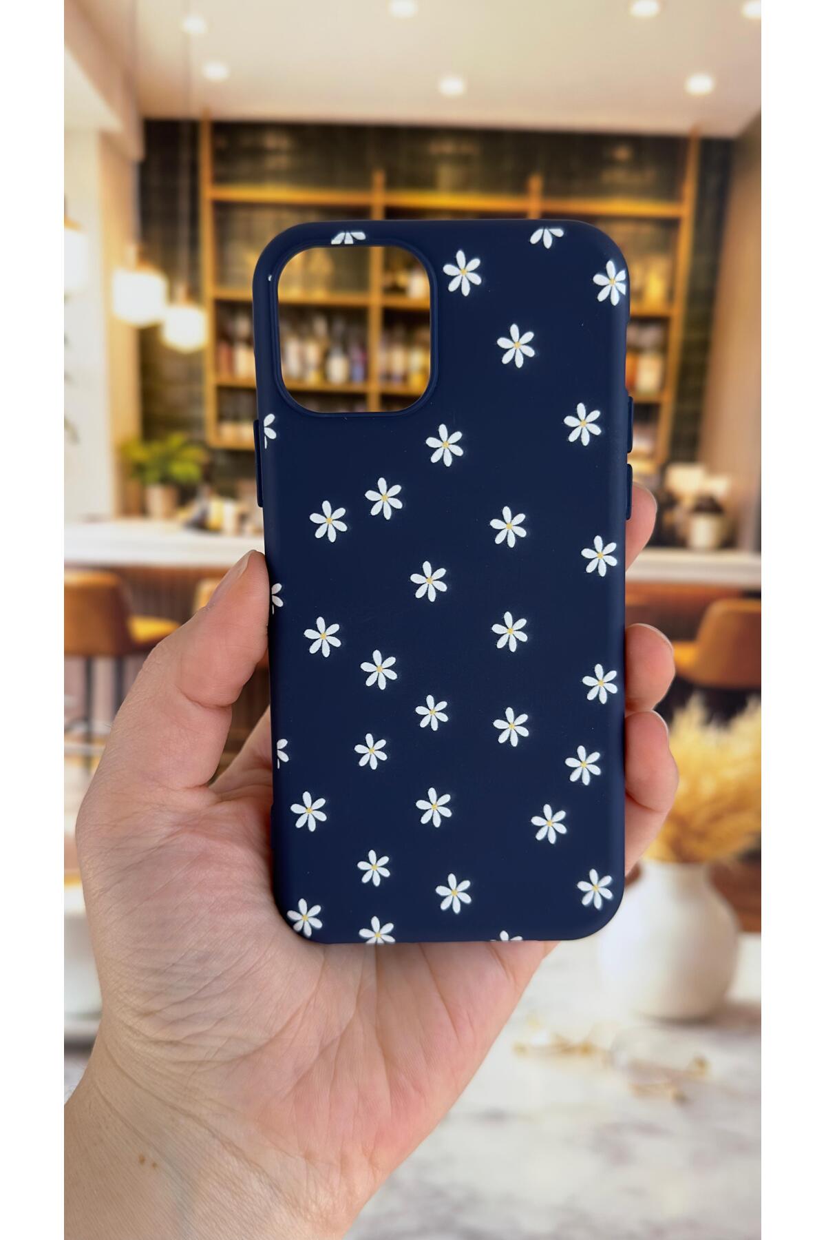Iphone 11 Pro Max Uyumlu Mini Papatya Desenli Silikon Darbe Emici Klasik Korumalı Rubber Kılıf