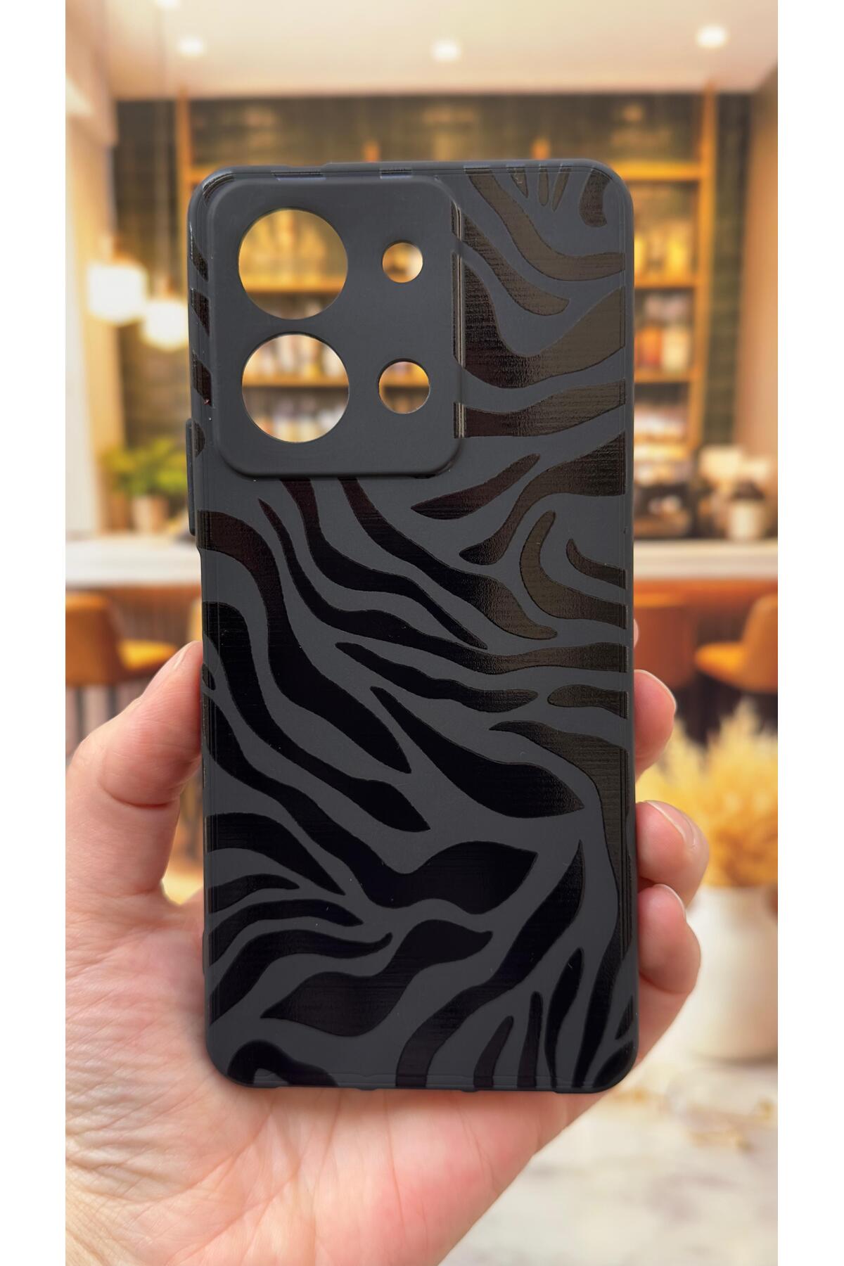 VİVO Y28 Uyumlu Zebra Desenli Silikon Darbe Emici Klasik Korumalı Rubber Kılıf