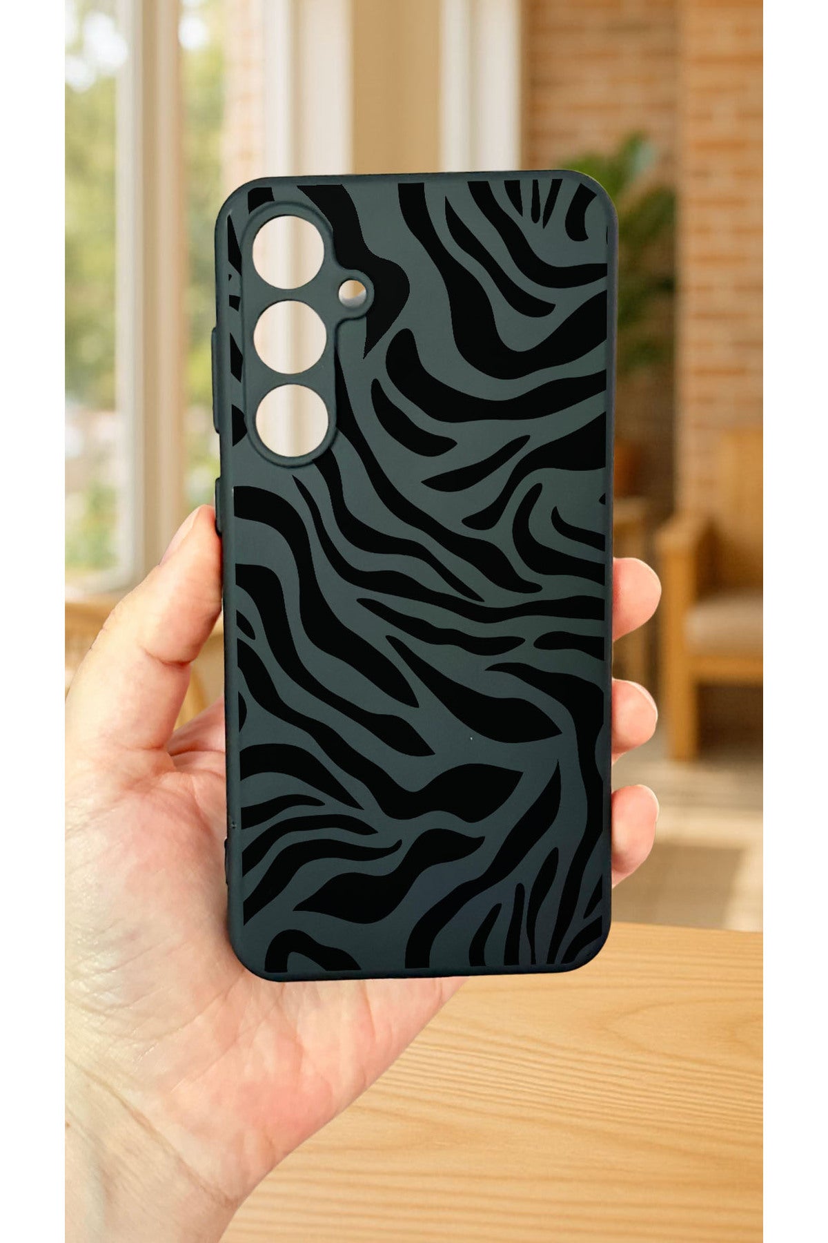 Samsung Galaxy S25 Uyumlu Zebra Desenli Silikon Darbe Emici Klasik Korumalı Rubber Kılıf