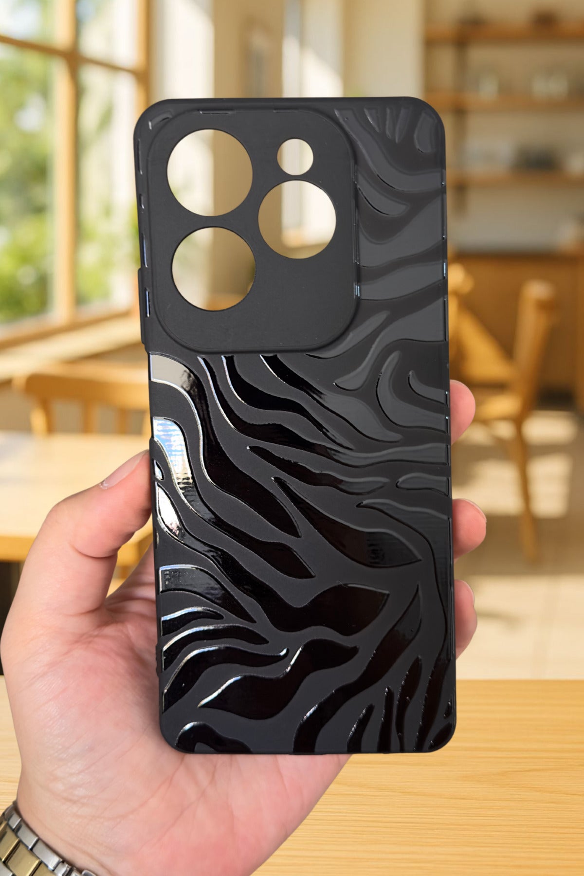 İNFİNİX HOT 40 Uyumlu Zebra Desenli Silikon Darbe Emici Klasik Korumalı Rubber Kılıf