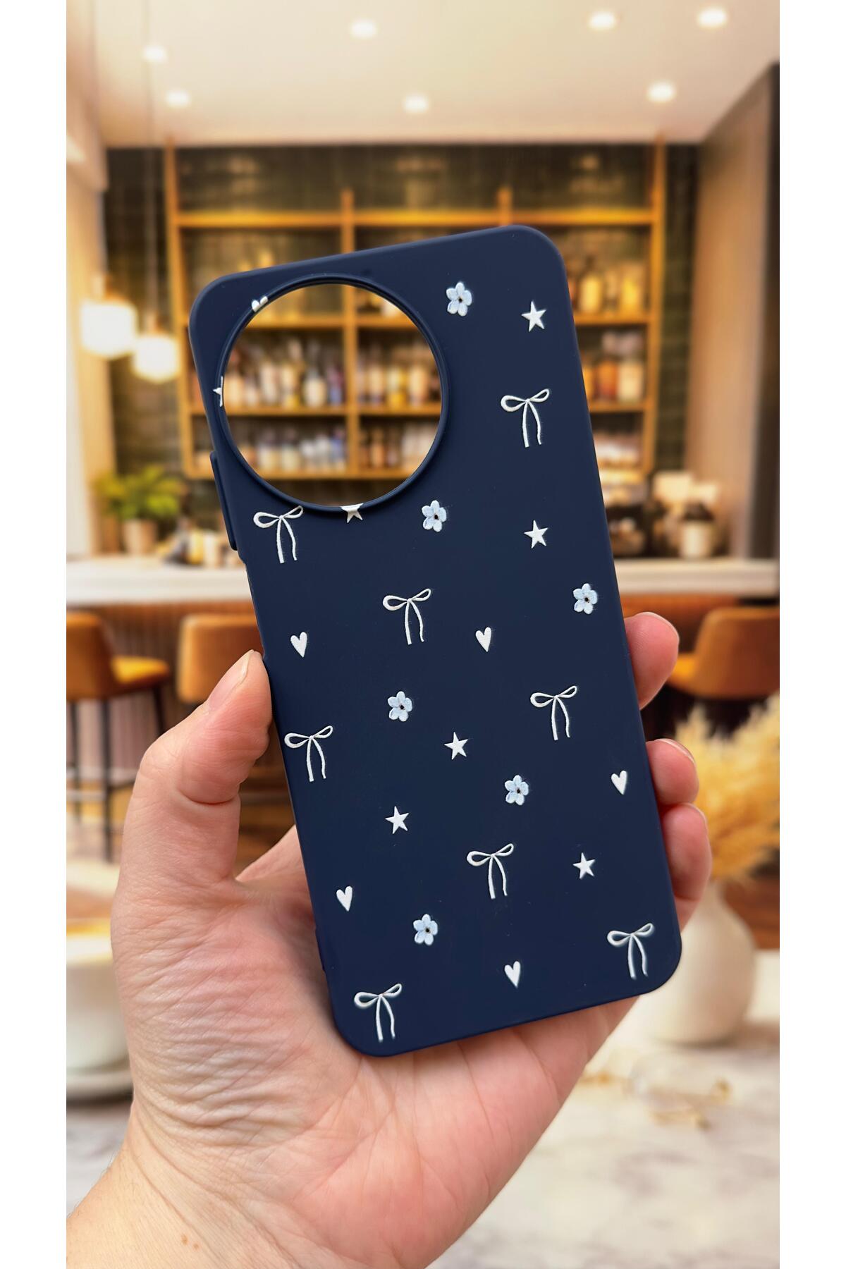 Realme 11 Uyumlu Mini Fiyonk Desenli Silikon Darbe Emici Klasik Korumalı Rubber Kılıf