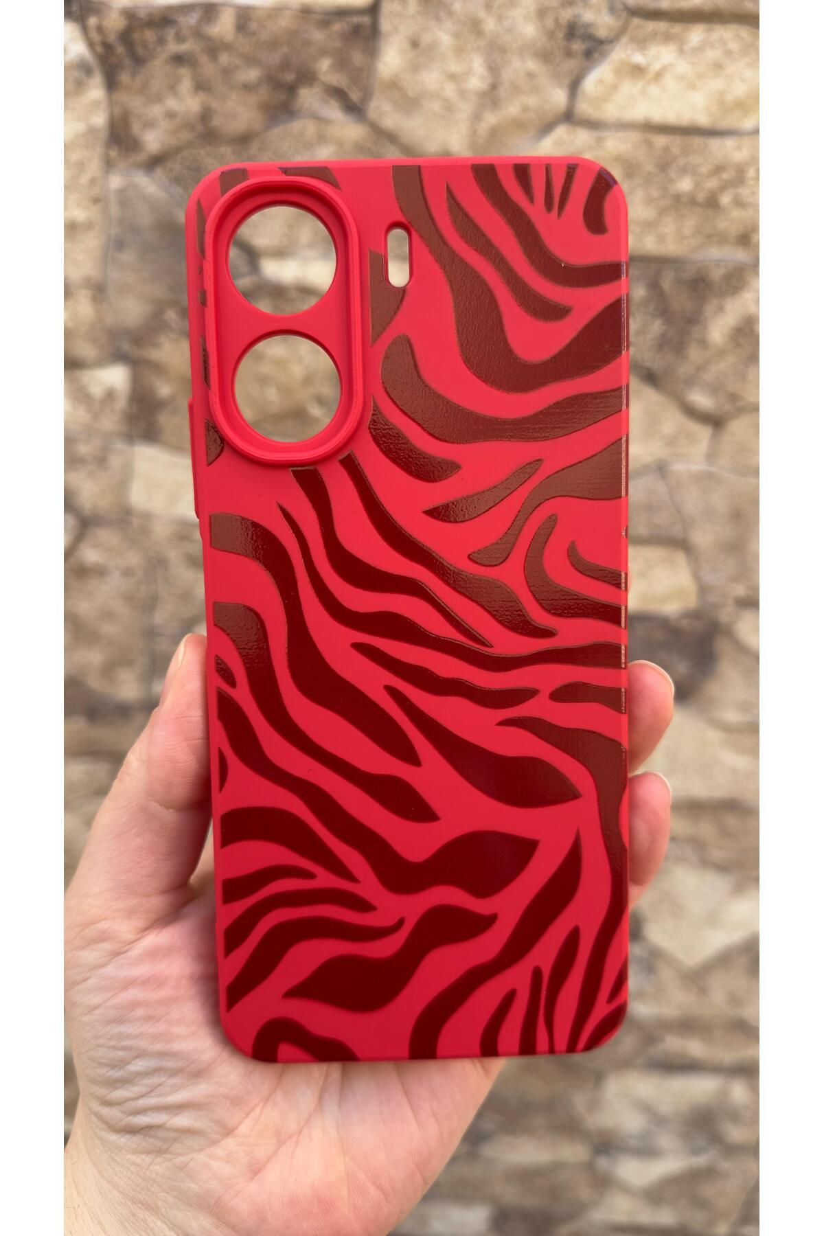 REDMİ 13C Uyumlu Kırmızı Zebra Desenli Silikon Darbe Emici Kamera Korumalı Yumuşak RUBBER Kılıf