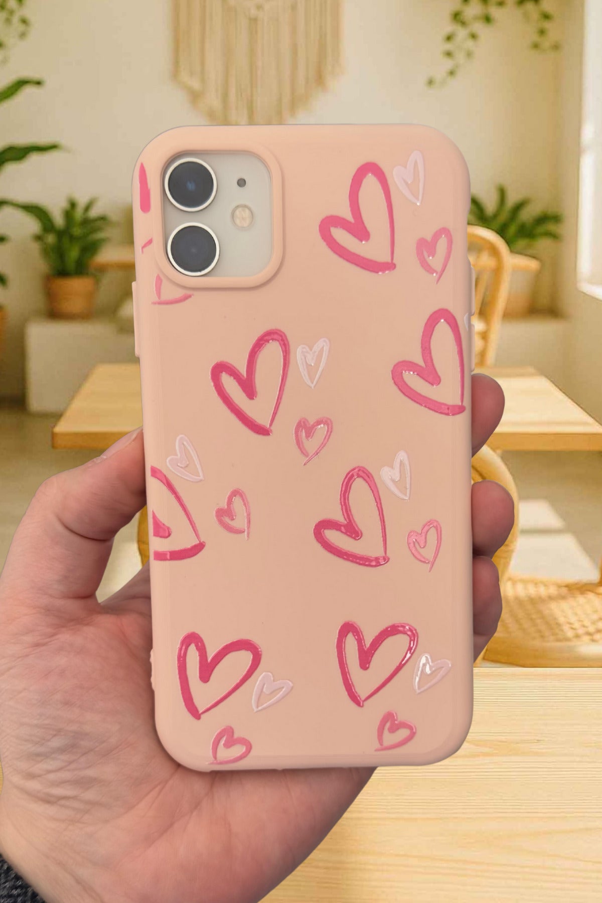 iPhone 11 Uyumlu Pembe Kalp Desenli Silikon Darbe Emici Klasik Korumalı Rubber Kılıf