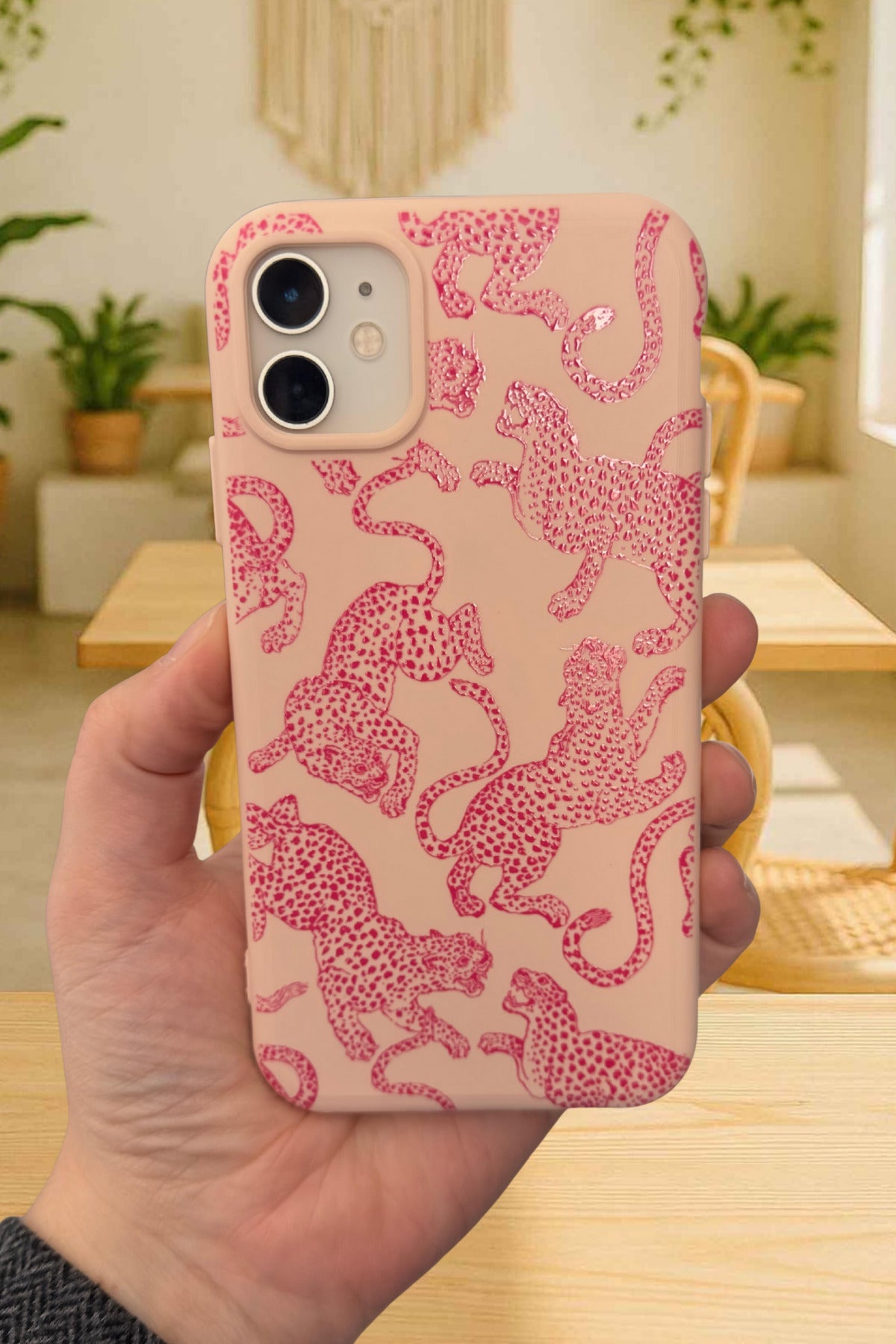 iPhone 11 Uyumlu Pembe Leopar Desenli Silikon Darbe Emici Klasik Korumalı Rubber Kılıf