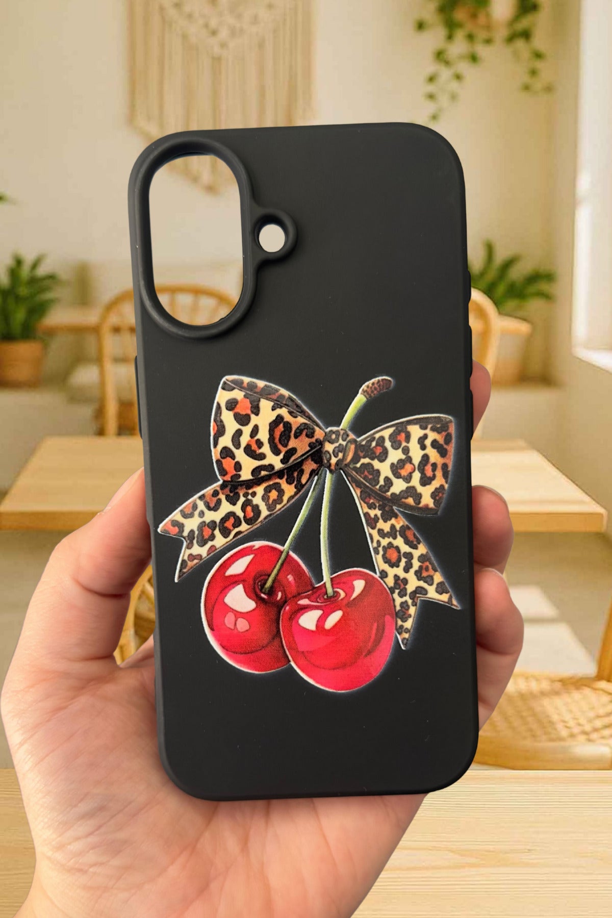 iPhone 16 Plus Uyumlu Kiraz Leopar Fiyonk Desenli Silikon Darbe Emici Rubber Kılıf