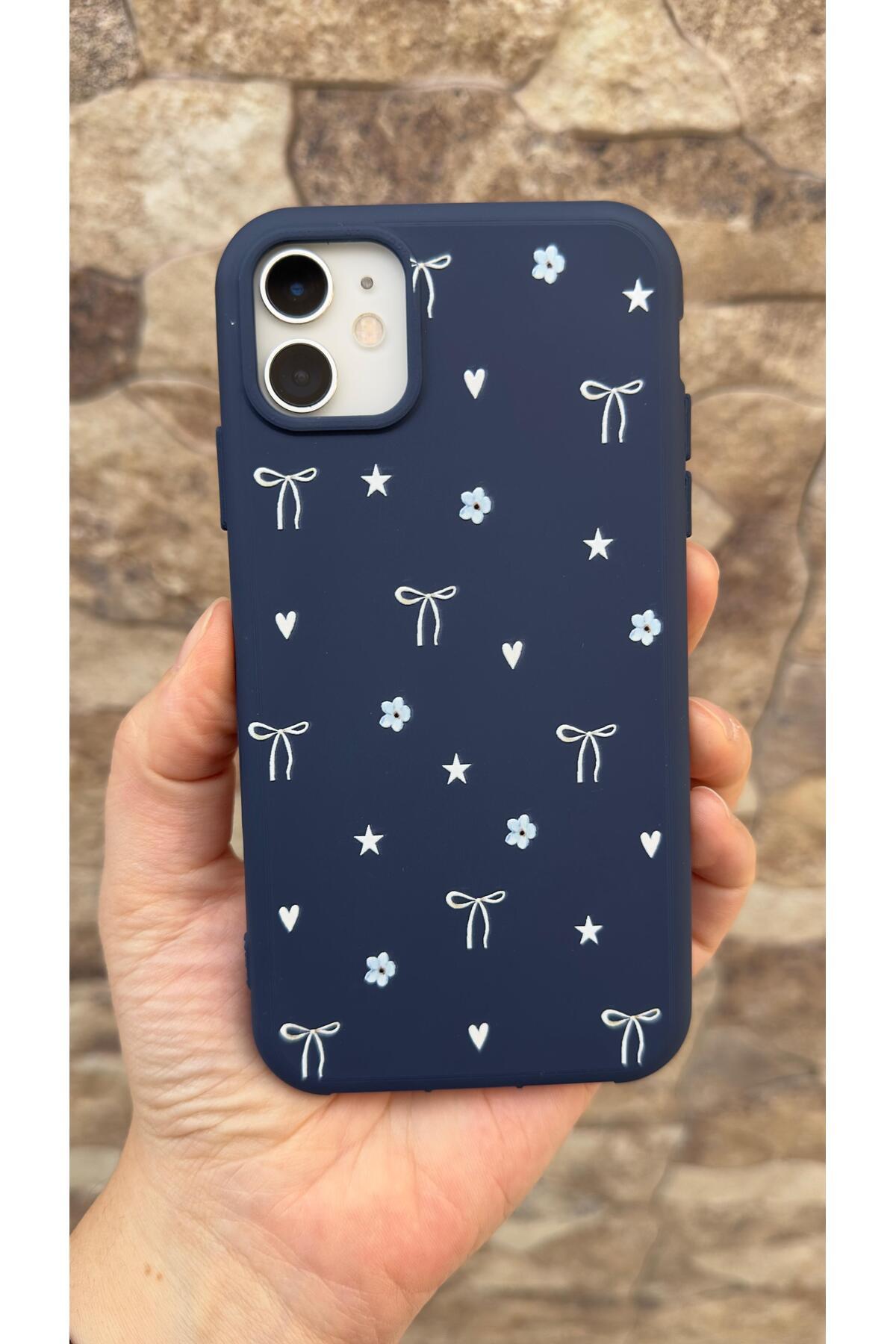 İphone 11 Uyumlu Mini Fiyonk Desenli Silikon Darbe Emici Klasik Korumalı Rubber Kılıf