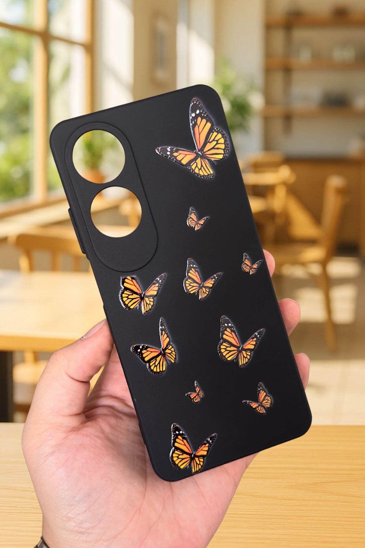 Oppo A60 Uyumlu Turuncu Kelebek Desenli Silikon Darbe Emici Klasik Korumalı Rubber Kılıf