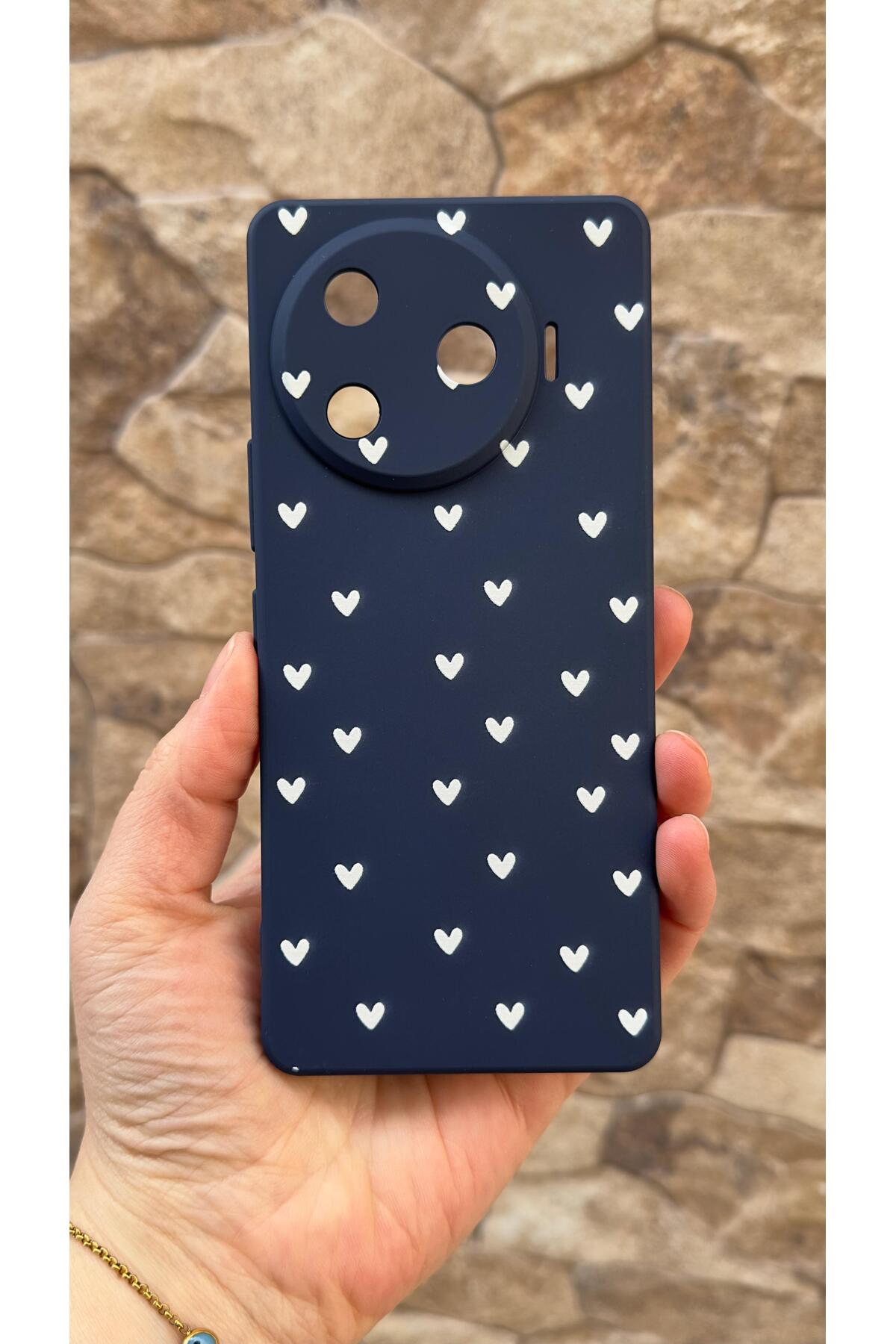 Tecno Camon 30 Pro 5G Uyumlu Beyaz Kalp Desenli Silikon Darbe Emici Klasik Korumalı Rubber Kılıf
