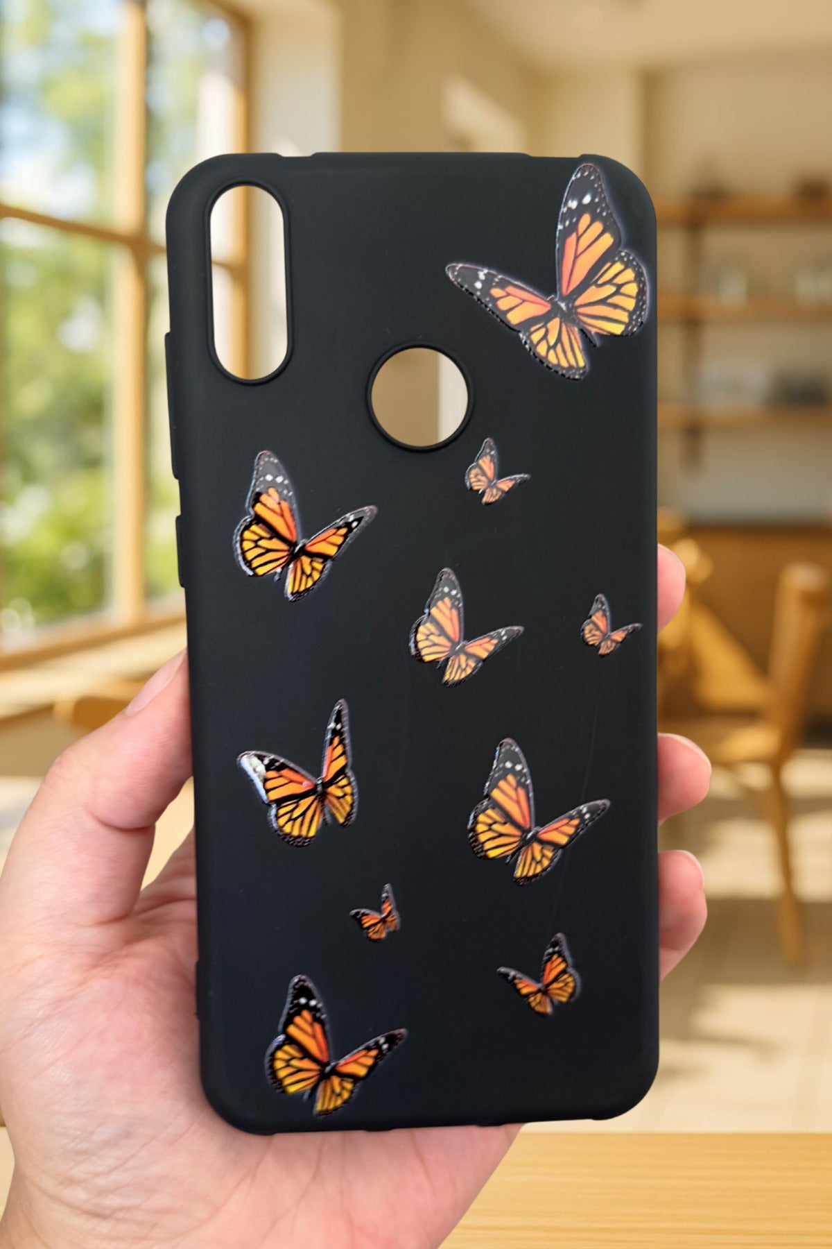 HUAWEİ Y6 2019 Uyumlu Turuncu Kelebek Desenli Silikon Darbe Emici Klasik Korumalı Rubber Kılıf