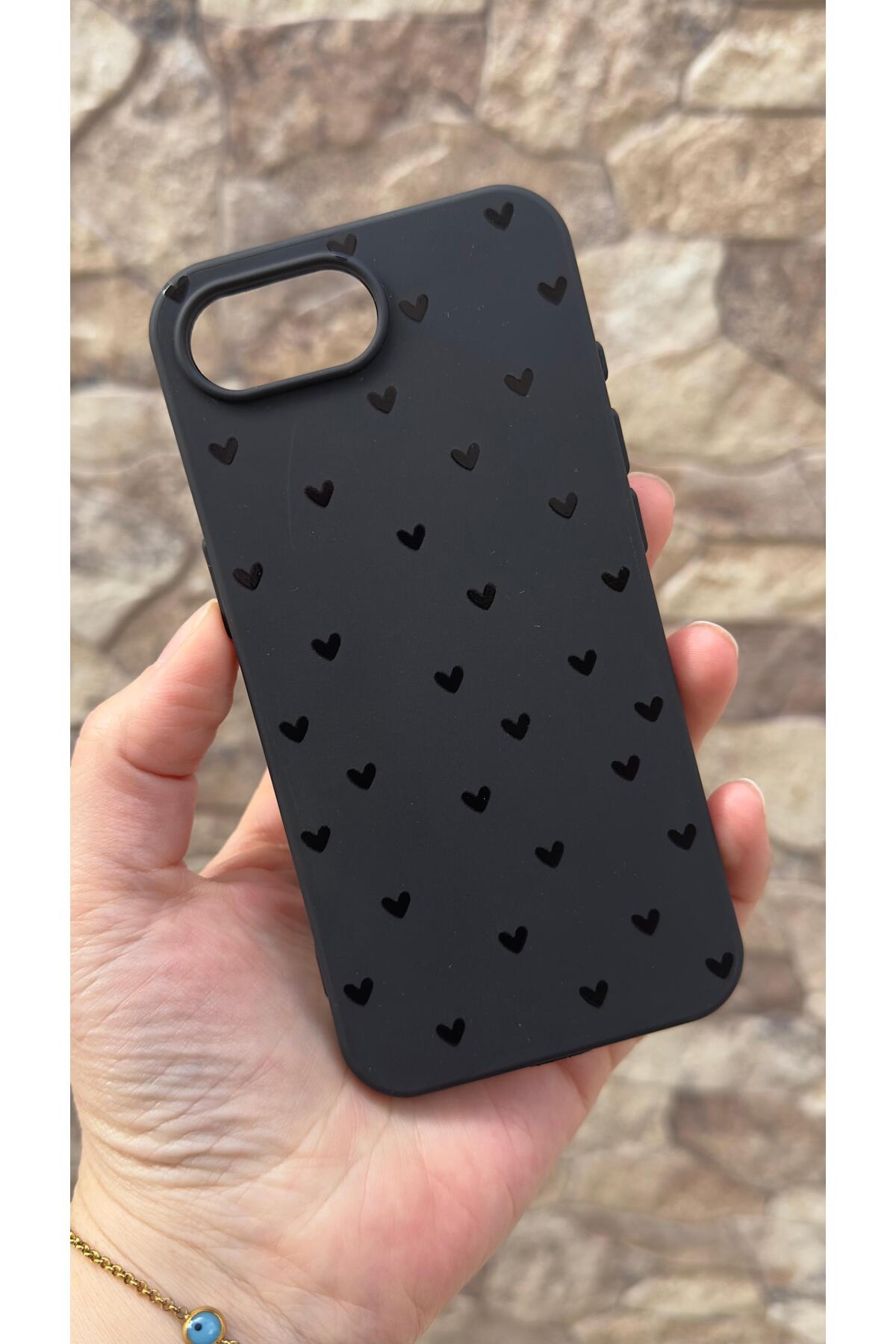 İphone 16E Uyumlu Mini Siyah Kalp Desenli Silikon Darbe Emici Klasik Korumalı Rubber Kılıf