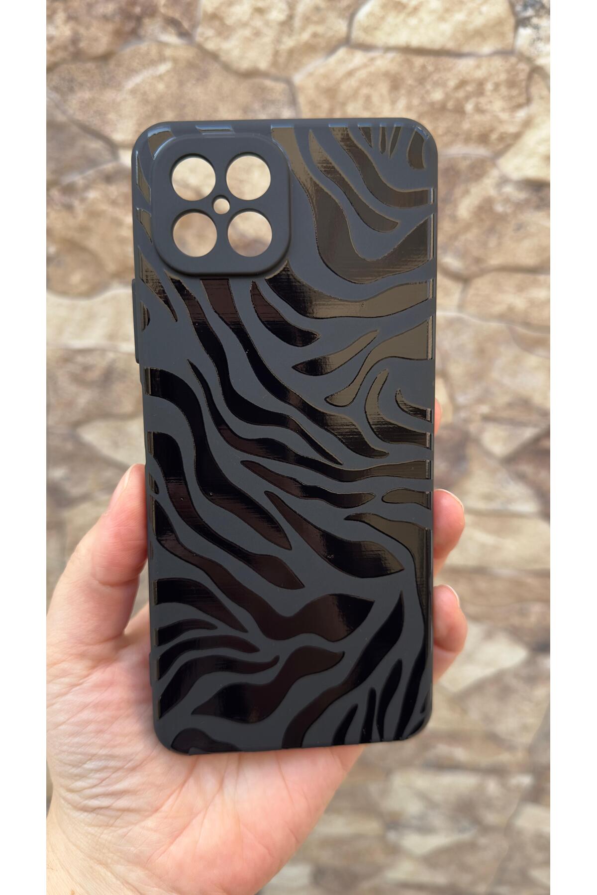 Omix x600 Uyumlu Zebra Desenli Silikon Darbe Emici Klasik Korumalı Rubber Kılıf 277
