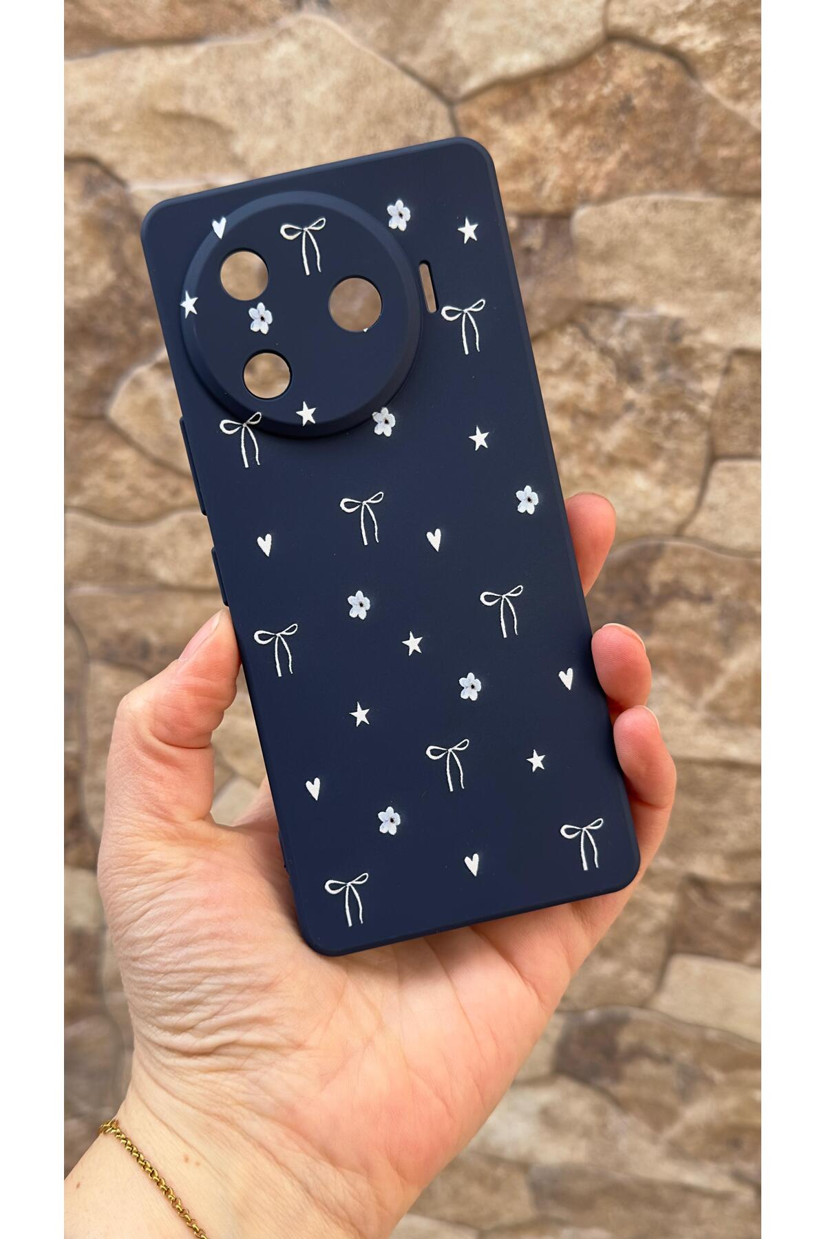 Tecno Camon 30 Pro 5G Uyumlu Mini Fiyonk Desenli Silikon Darbe Emici Klasik Korumalı Rubber Kılıf