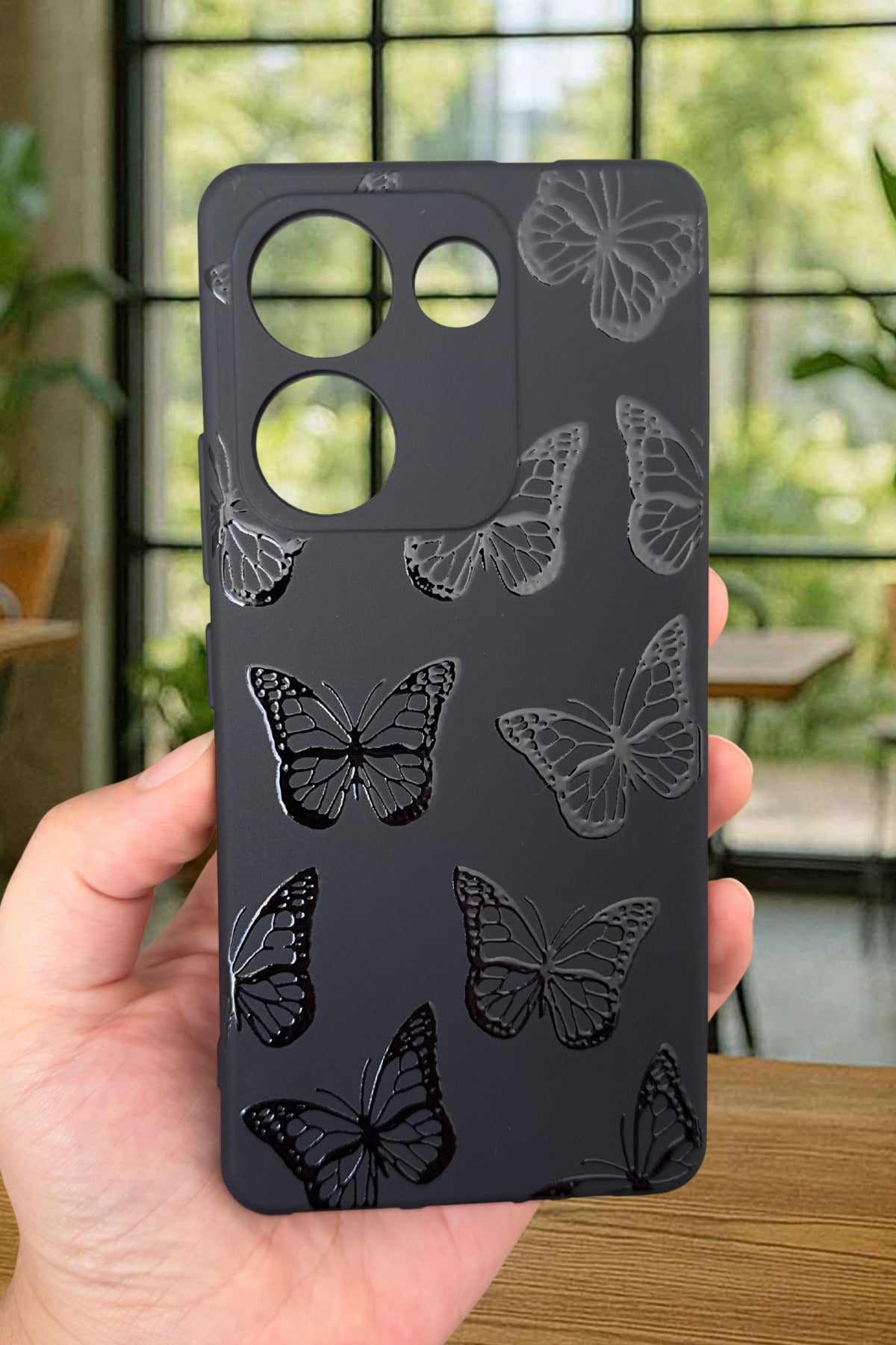 TECNO CAMON 20 PRO Uyumlu Siyah Kelebek Desenli Silikon Darbe Emici Klasik Korumalı Rubber Kılıf