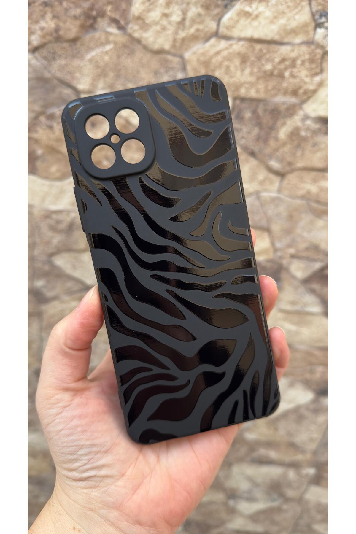 Omix x600 Uyumlu Zebra Desenli Silikon Darbe Emici Klasik Korumalı Rubber Kılıf
