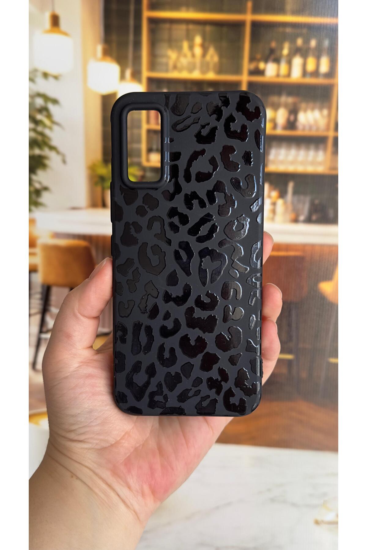 Infinix GT 30 Pro Uyumlu Leopar Desenli Silikon Darbe Emici Klasik Korumalı Rubber Kılıf