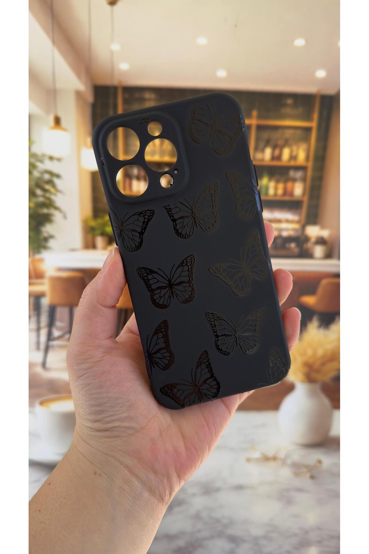 iPhone 14 Pro Max Uyumlu Siyah Kelebek Desenli Silikon Darbe Emici Klasik Korumalı Rubber Kılıf