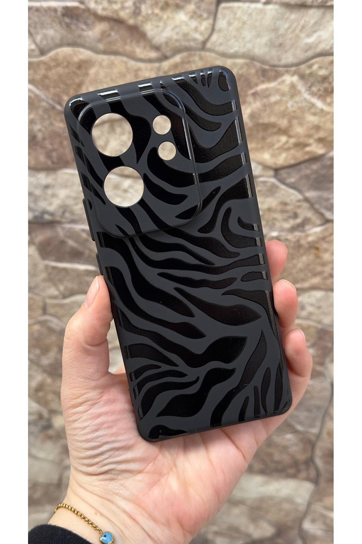 İnfinix Zero 30 4g Uyumlu Zebra Desenli Silikon Darbe Emici Klasik Korumalı Rubber Kılıf