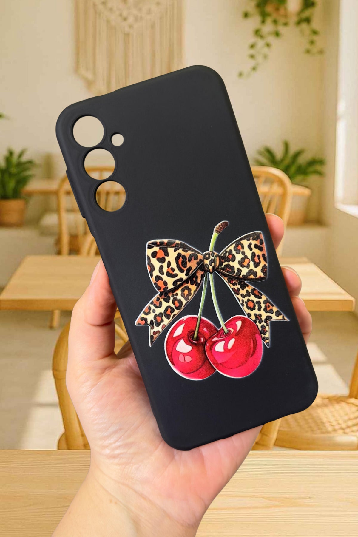 Samsung Galaxy A04s Uyumlu Kiraz Leopar Fiyonk Desenli Silikon Darbe Emici Klasik Rubber Kılıf