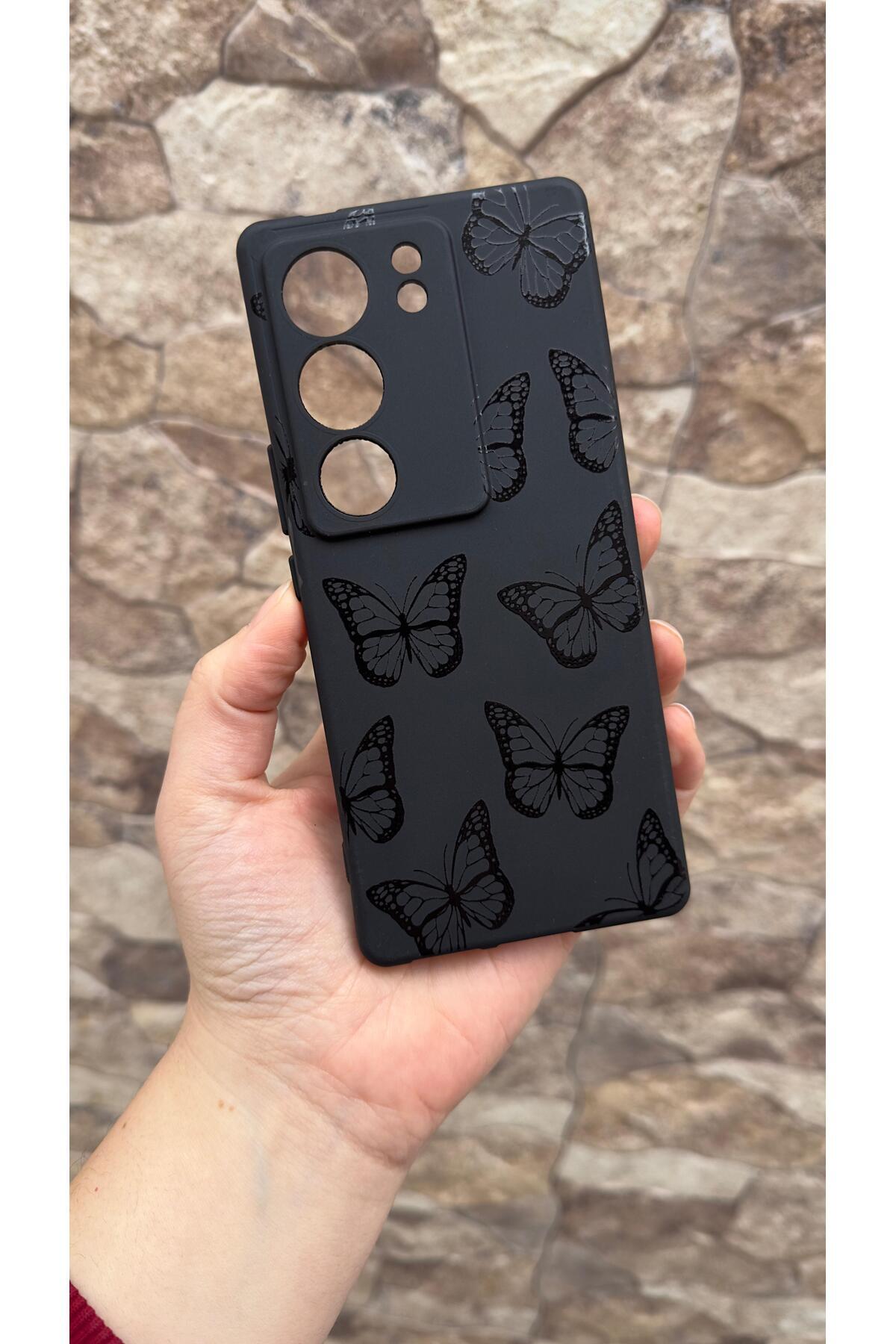 VİVO V29 Uyumlu Siyah Kelebek Desenli Silikon Darbe Emici Klasik Korumalı Rubber Kılıf