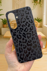 Samsung Galaxy A37 Uyumlu Siyah Leopar Desenli Silikon Darbe Emici Klasik Korumalı Rubber Kılıf