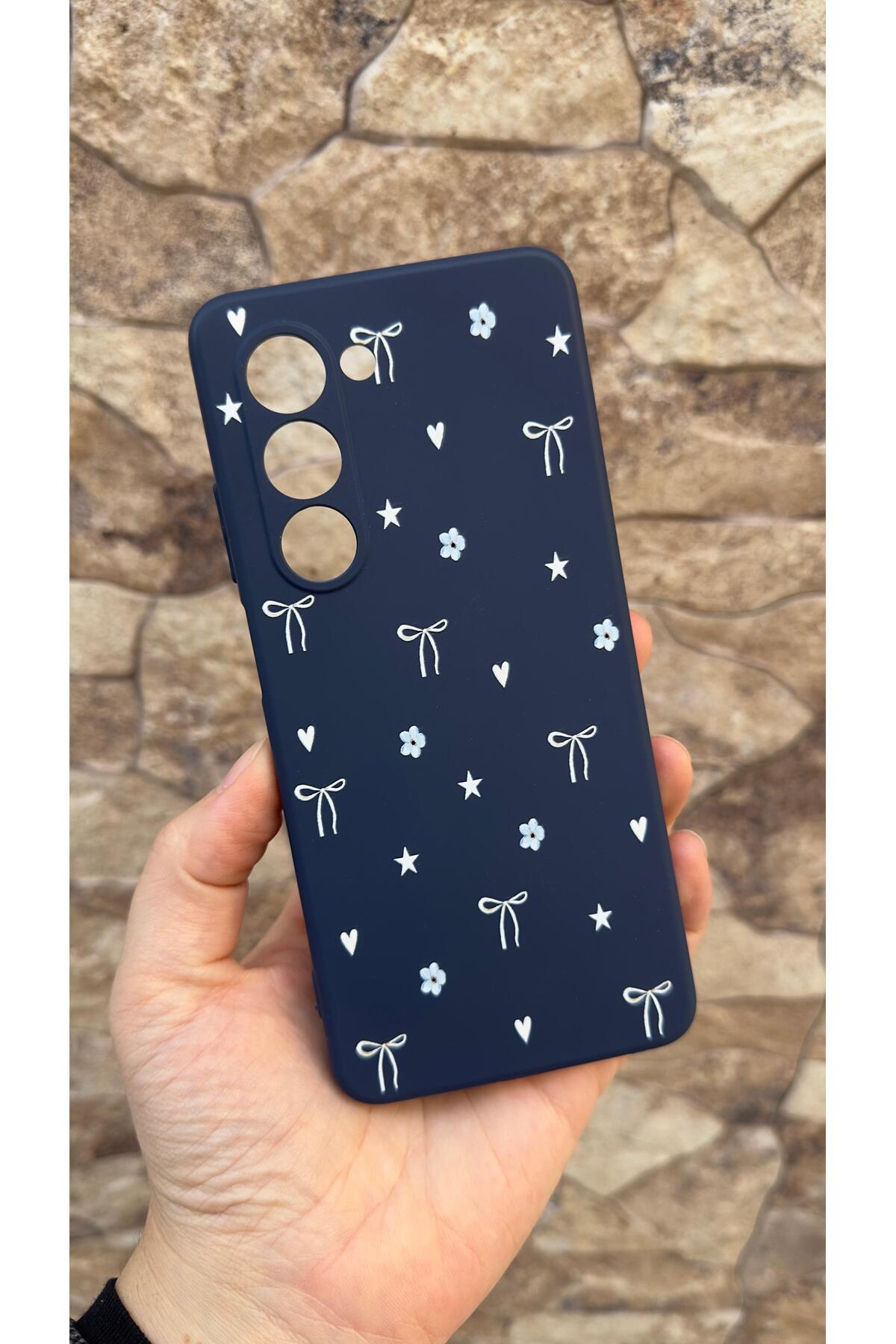 Oppo A5 Uyumlu Mini Fiyonk Desenli Silikon Darbe Emici Klasik Korumalı Rubber Kılıf