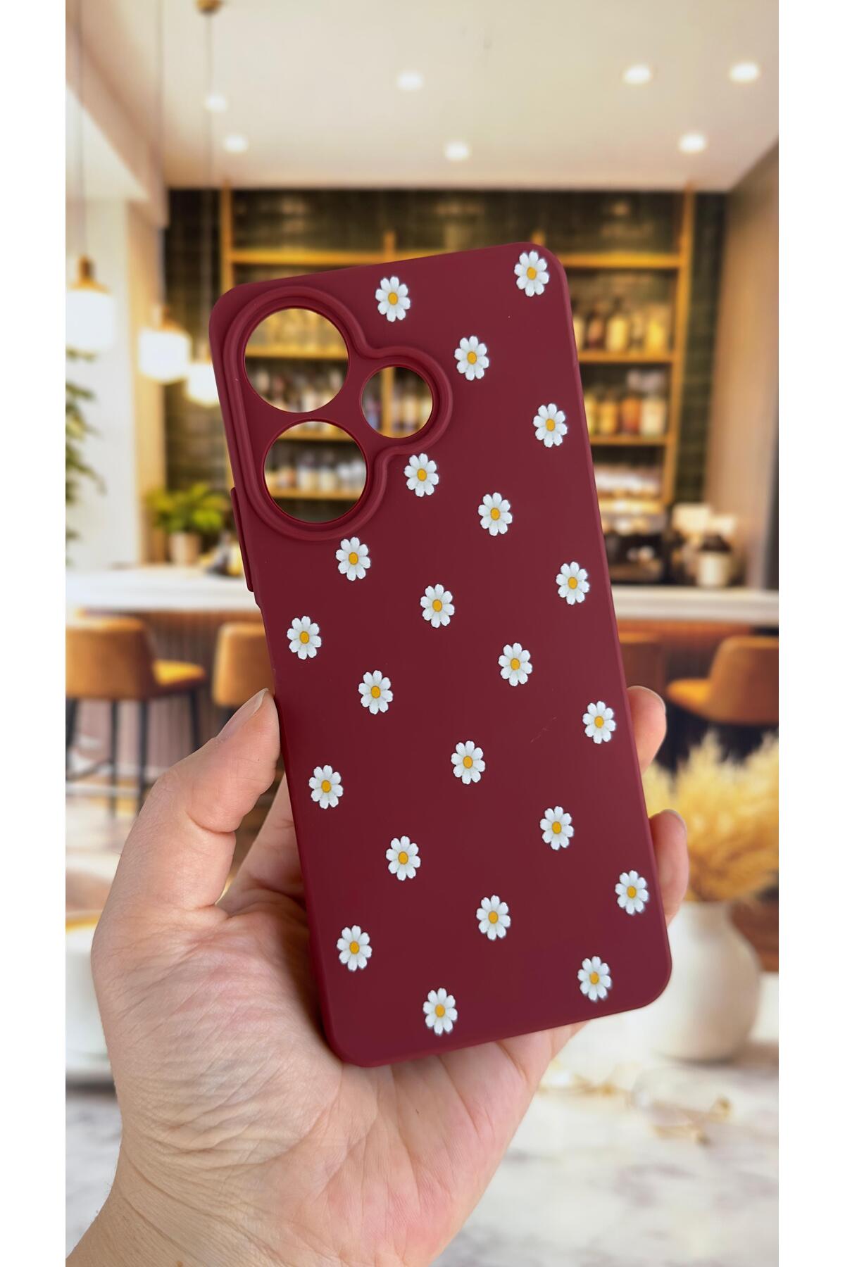 Xiaomi Redmi 13 4G Uyumlu Beyaz Papatya Desenli Silikon Darbe Emici Klasik Korumalı Rubber Kılıf