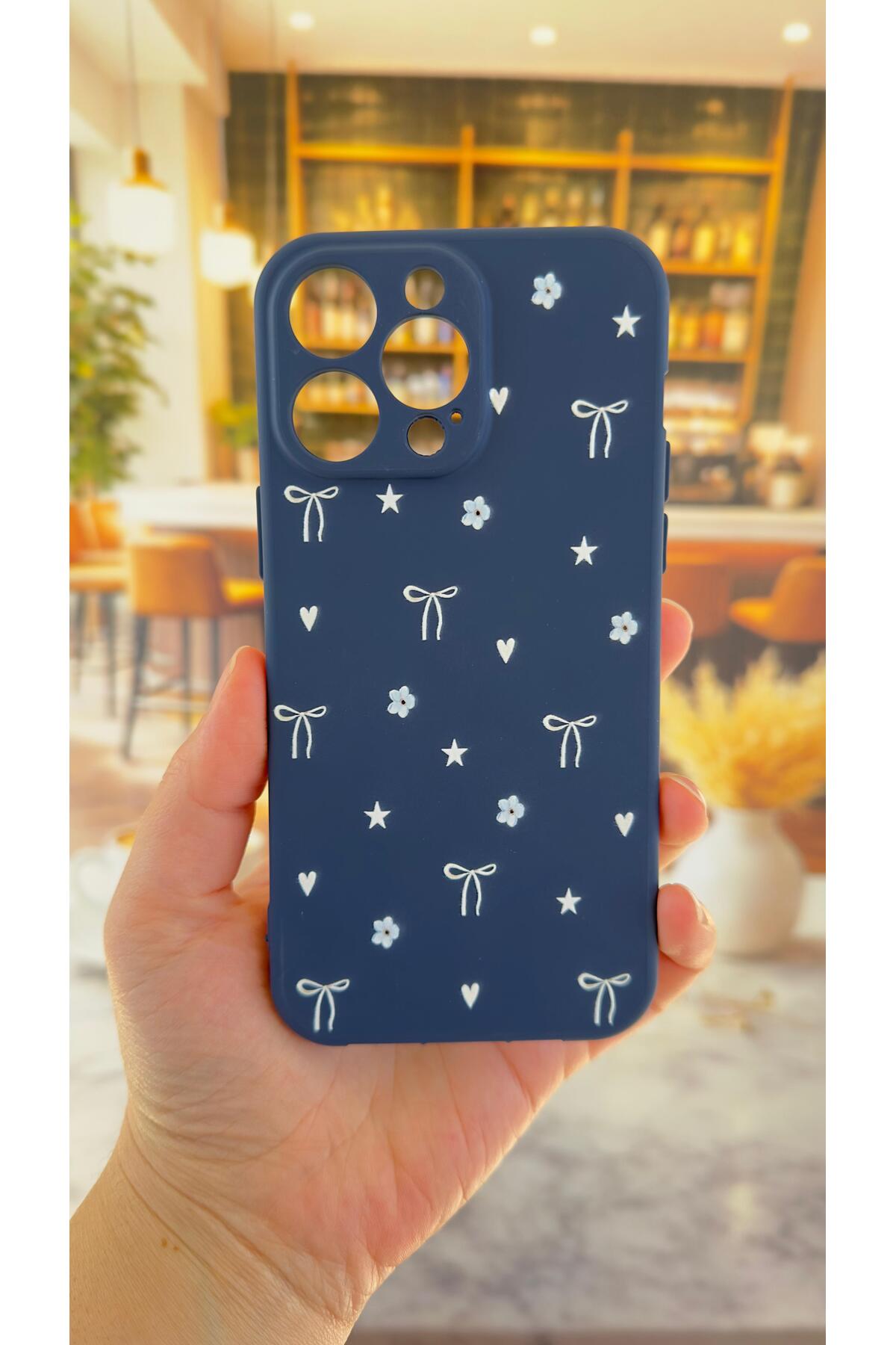 iPhone 13 Pro Max Uyumlu Mini Fiyonk Desenli Silikon Darbe Emici Klasik Korumalı Rubber Kılıf