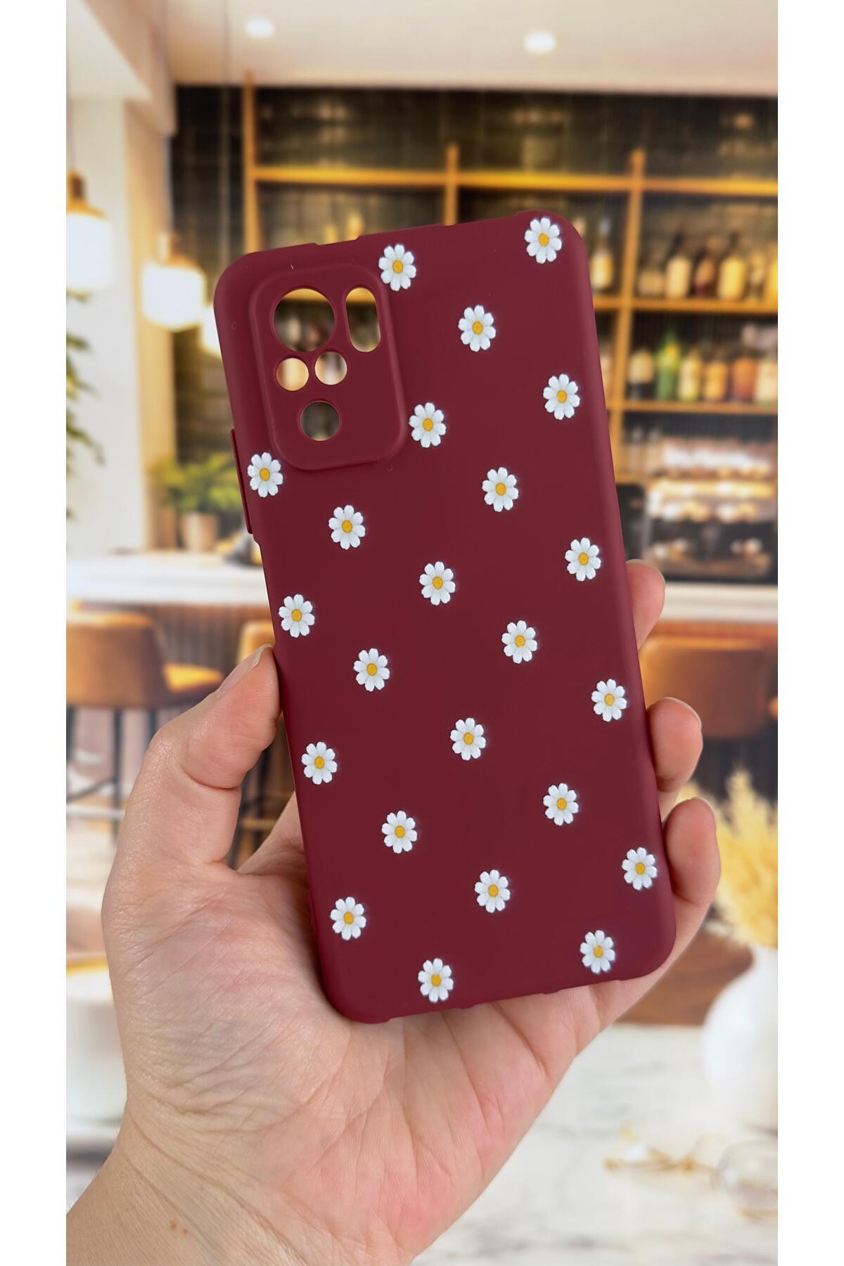 Redmi Note 10 ve 10S Uyumlu Beyaz Papatya Desenli Silikon Darbe Emici Klasik Korumalı Rubber Kılıf