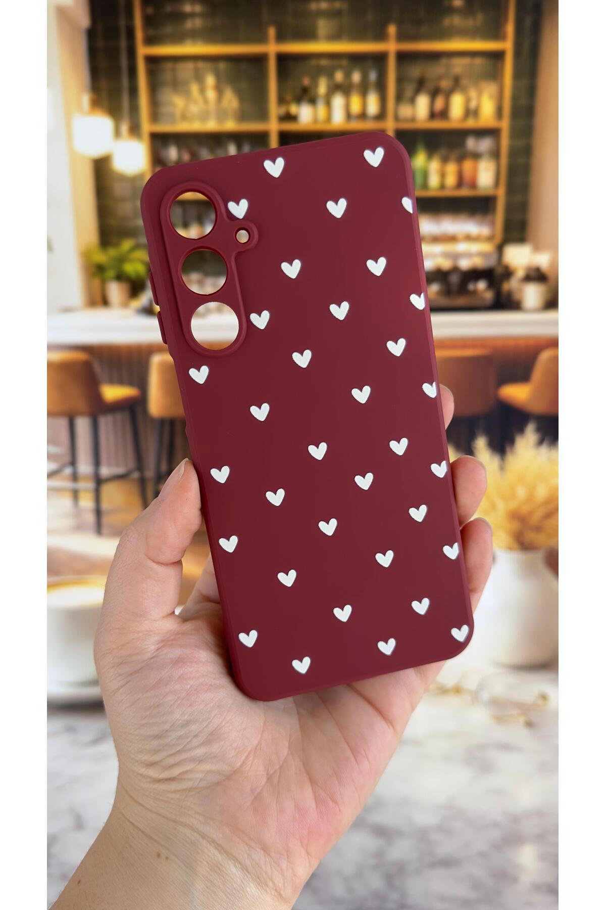 Samsung Galaxy S24FE Uyumlu Beyaz Kalp Desenli Silikon Darbe Emici Klasik Korumalı Rubber Kılıf