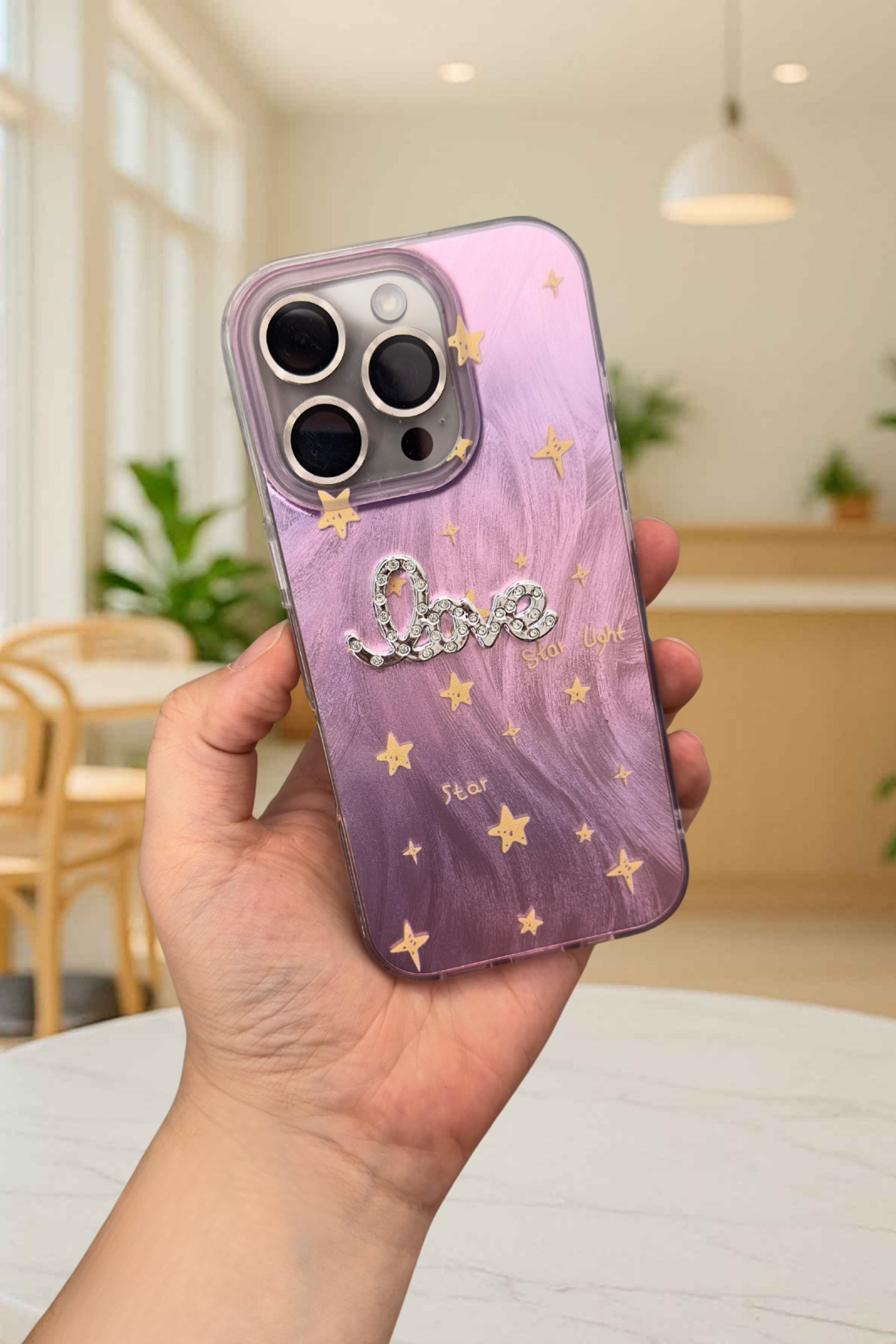 iPhone 16 Pro Parlak Taşlı “Love” Yazılı Yıldız Desenli Telefon Kılıfı – Pastel Renkli Star Love Kılıf