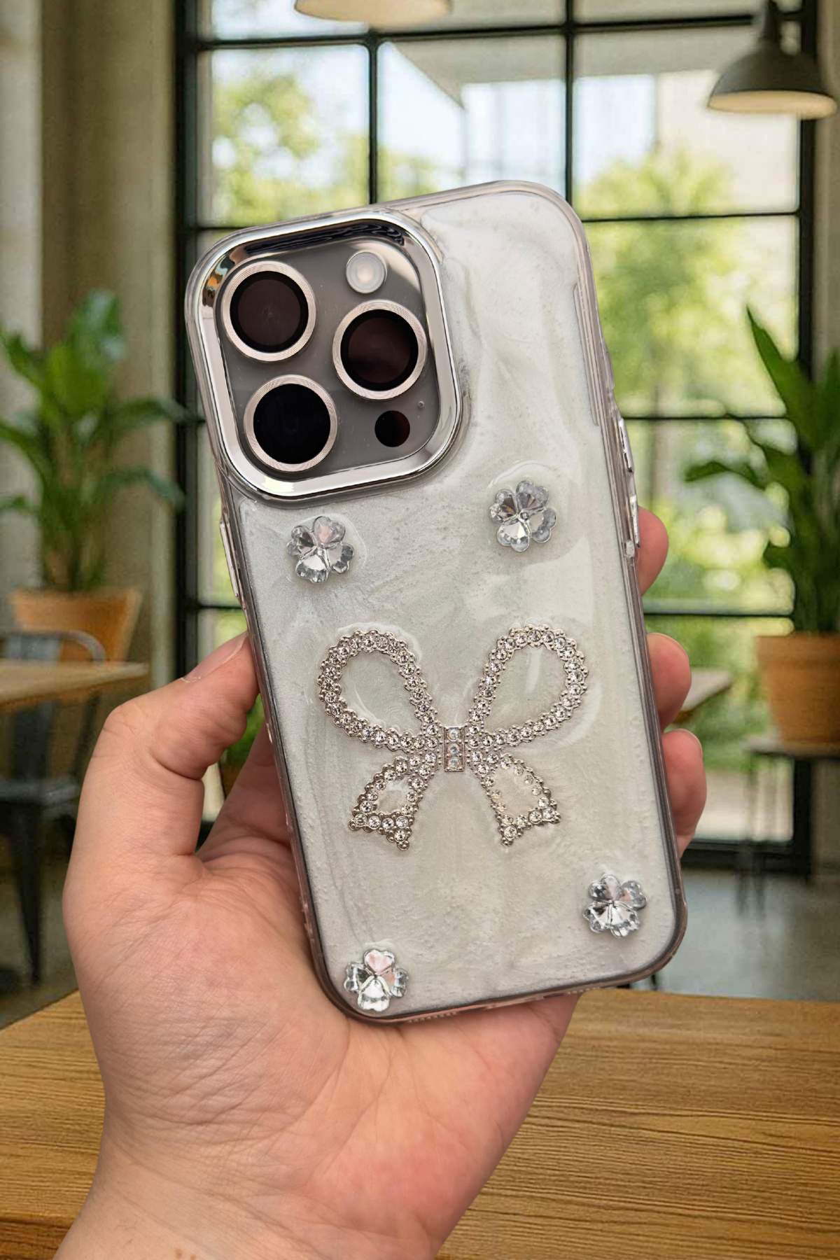 iPhone 16 Pro Kamera Çıkıntılı Şık ve Dayanıklı Telefon Kılıfı - Zarif Tasarımlar Moda Kılıf