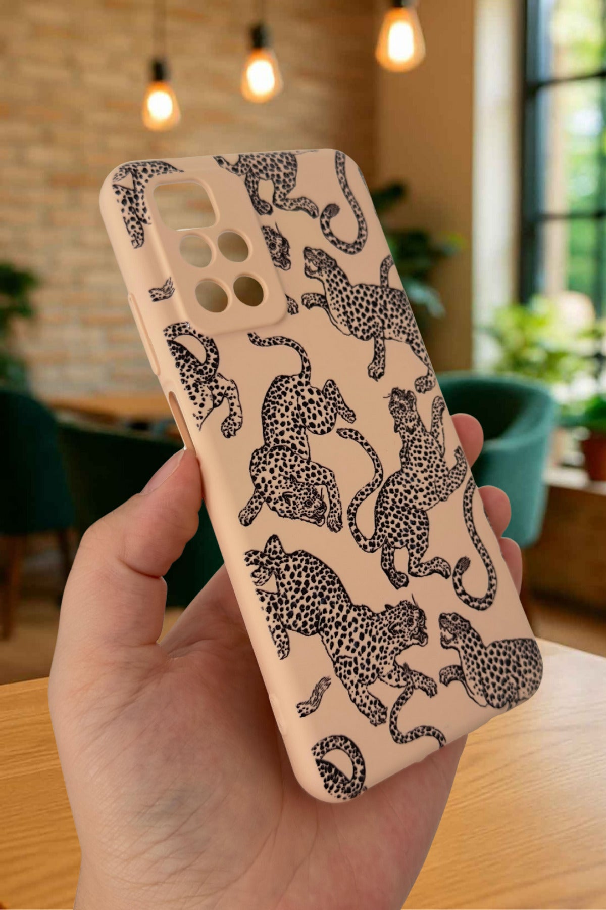 Xiaomi Redmi 10 2022 LEOPAR DESENLİ Silikon Darbe Emici Klasik Korumalı Rubber Kılıf