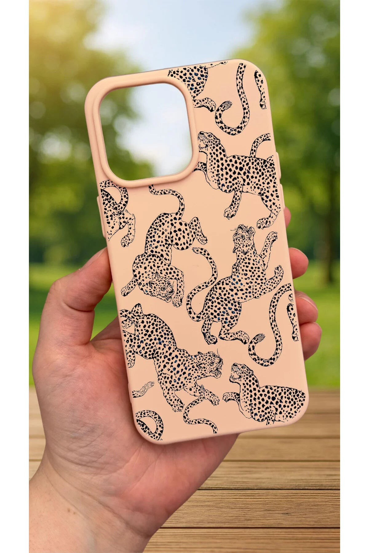 iPhone 15 Pro Max - LEOPAR DESENLİ Silikon Darbe Emici Klasik Korumalı Rubber Kılıf