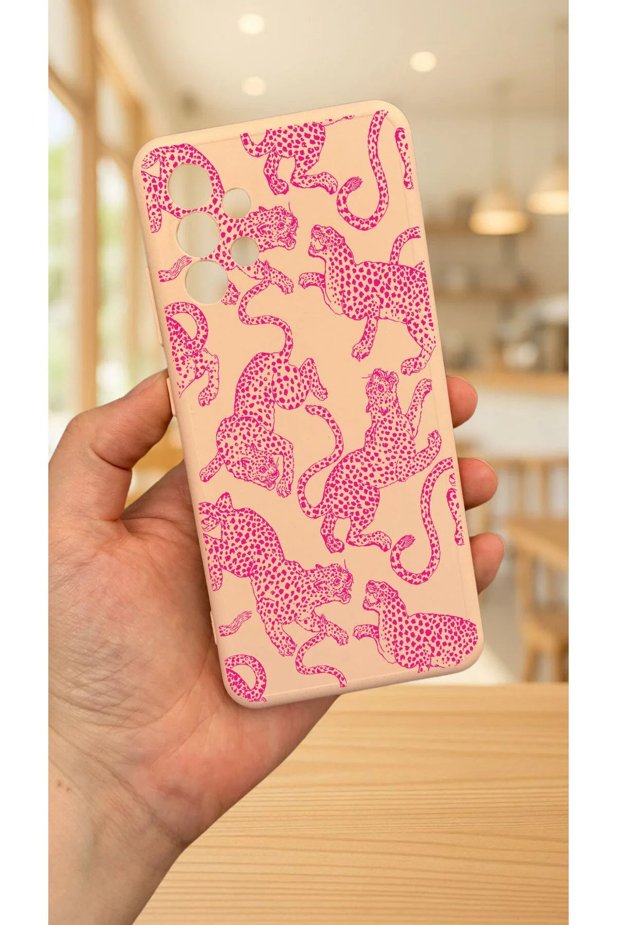 Samsung Galaxy A32 -PEMBE LEOPAR Silikon Darbe Emici Klasik Korumalı Rubber Kılıf