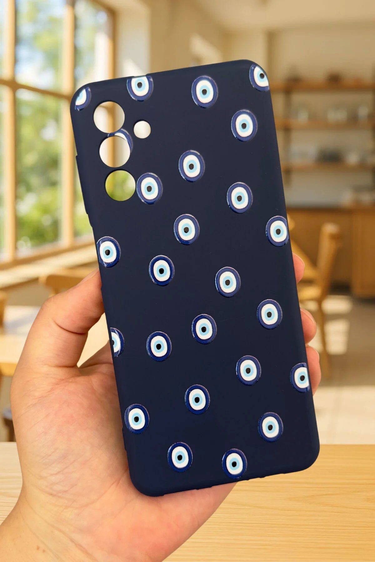 Samsung Galaxy A04s Uyumlu Nazar Boncuk Desenli Silikon Darbe Emici Klasik Korumalı Rubber Kılıf