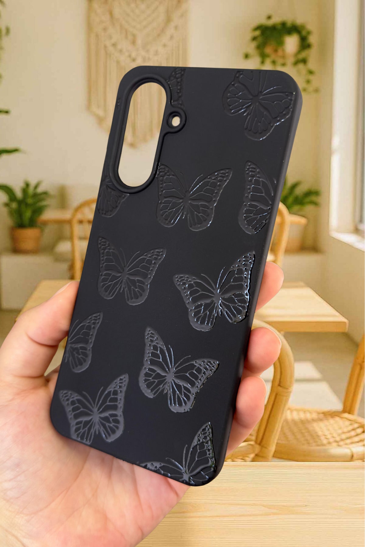 Samsung Galaxy A56 Uyumlu Siyah Kelebek Desenli Silikon Darbe Emici Klasik Korumalı Rubber Kılıf