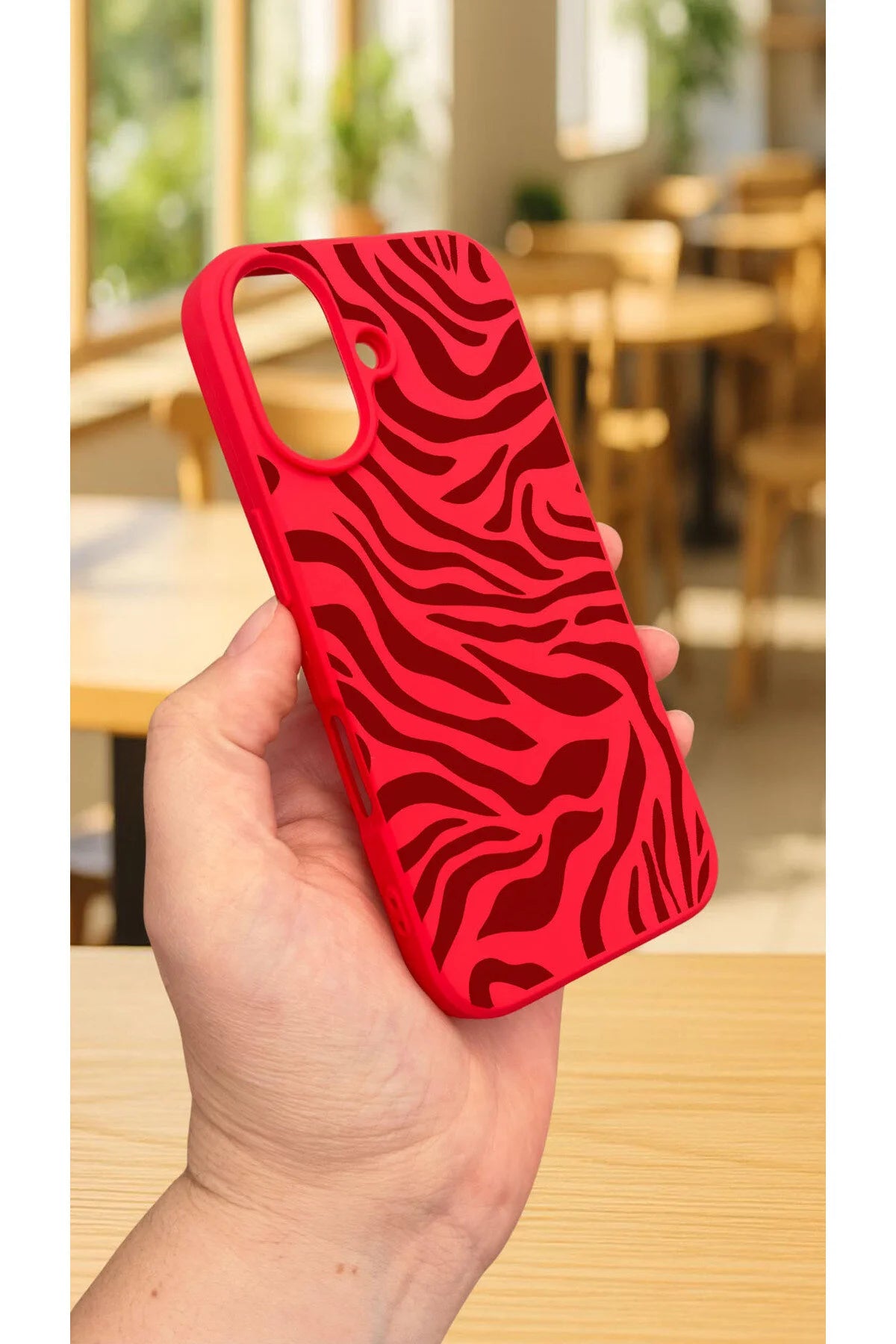 iPhone 16 - KIRMIZI ZEBRA DESENLİ Silikon Darbe Emici Klasik Korumalı Rubber Kılıf