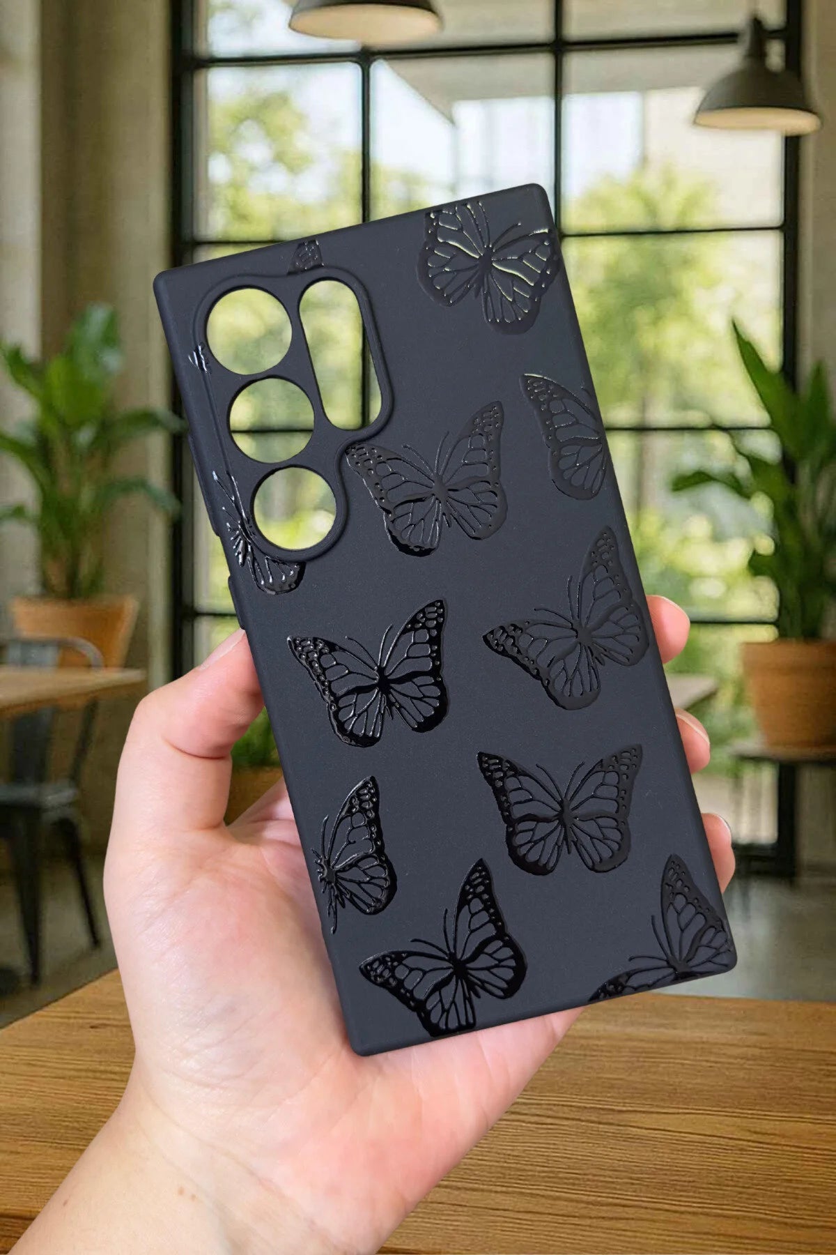 Samsung Galaxy S22 Ultra-SİYAH KELEBEK DESENLİ Silikon Darbe Emici Klasik Korumalı Rubber Kılıf