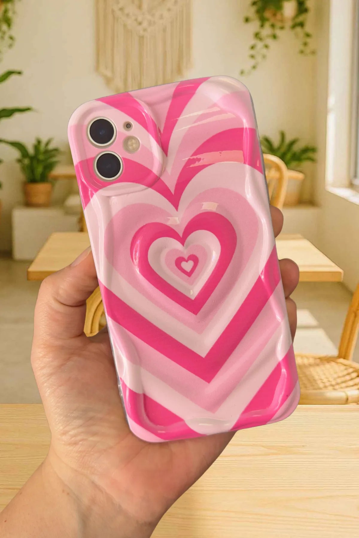 Pembe Kalpli Dalgalı Desenli Telefon Kılıfı - Şık ve Koruyucu Silikon Kılıf