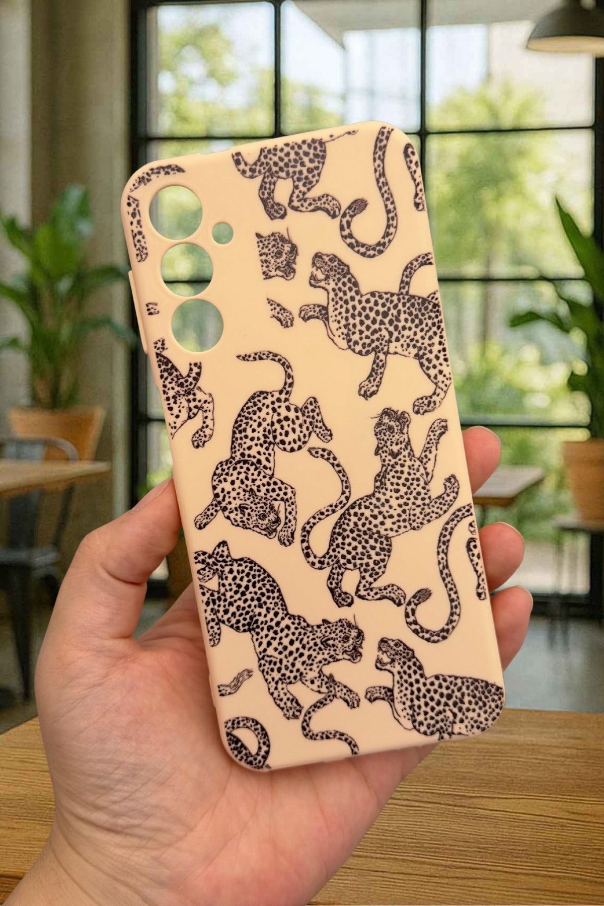 Samsung Galaxy A14 Uyumlu Leopar Desenli Silikon Darbe Emici Klasik Korumalı Rubber Kılıf