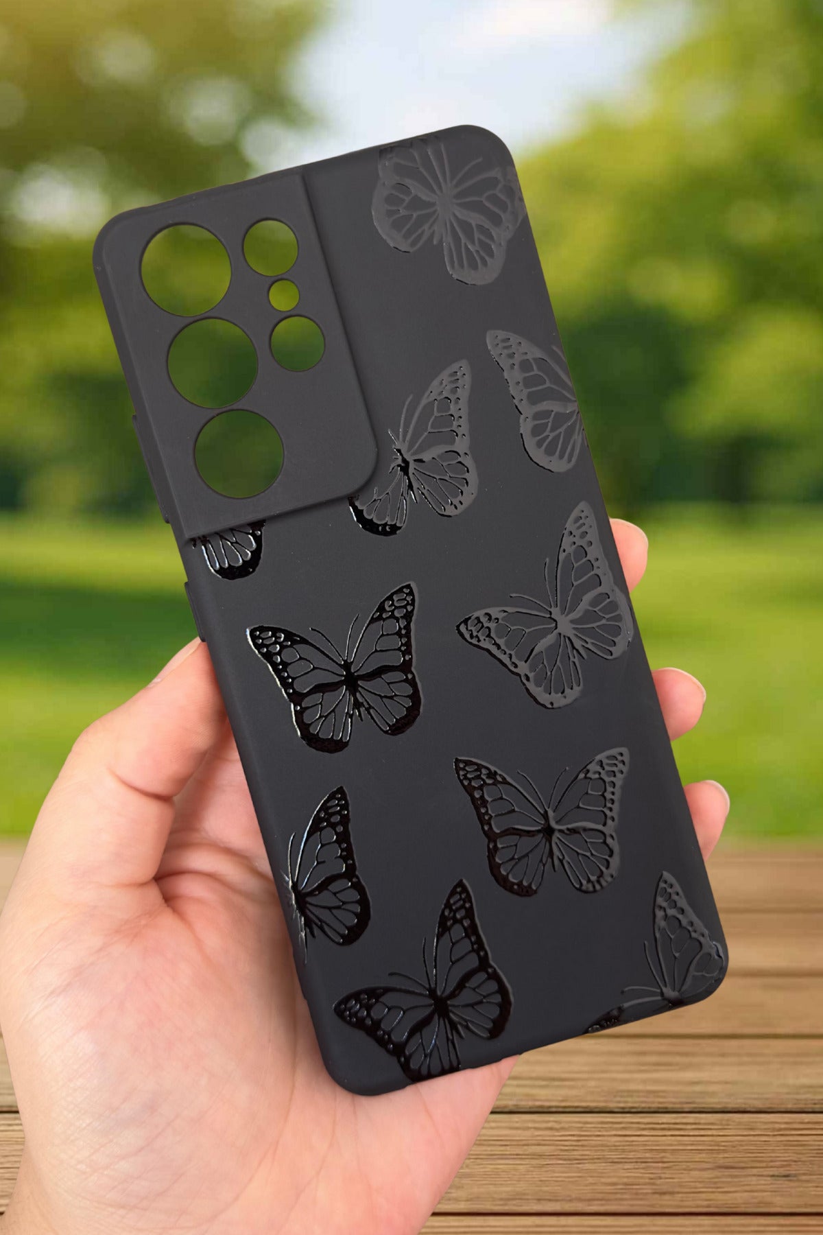 Samsung Galaxy S21 Ultra -Siyah Kelebek Desenli Silikon Darbe Emici Klasik Korumalı Rubber Kılıf