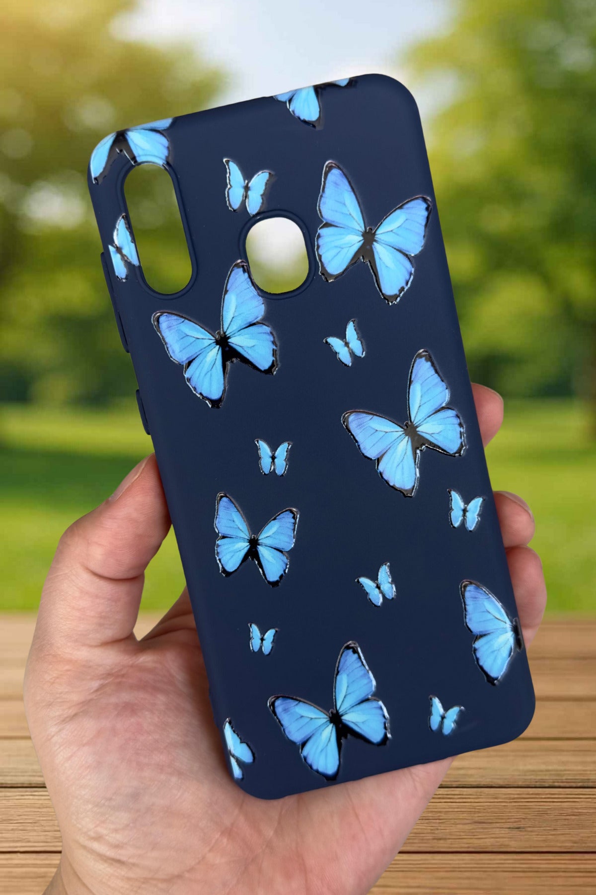 Samsung Galaxy A20 Uyumlu Mavi Kelebek Desenli Silikon Darbe Emici Klasik Korumalı Rubber Kılıf