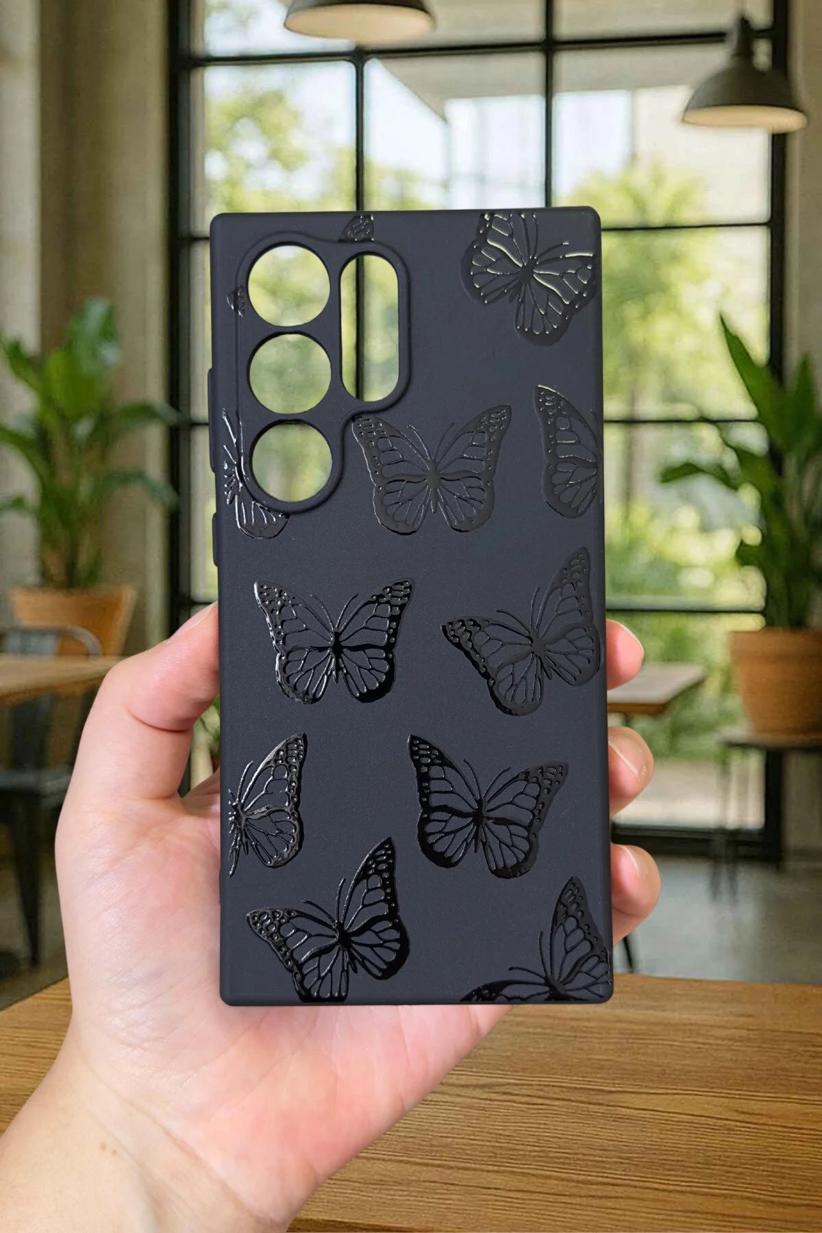 Samsung Galaxy S22 Ultra-SİYAH KELEBEK DESENLİ Silikon Darbe Emici Klasik Korumalı Rubber Kılıf