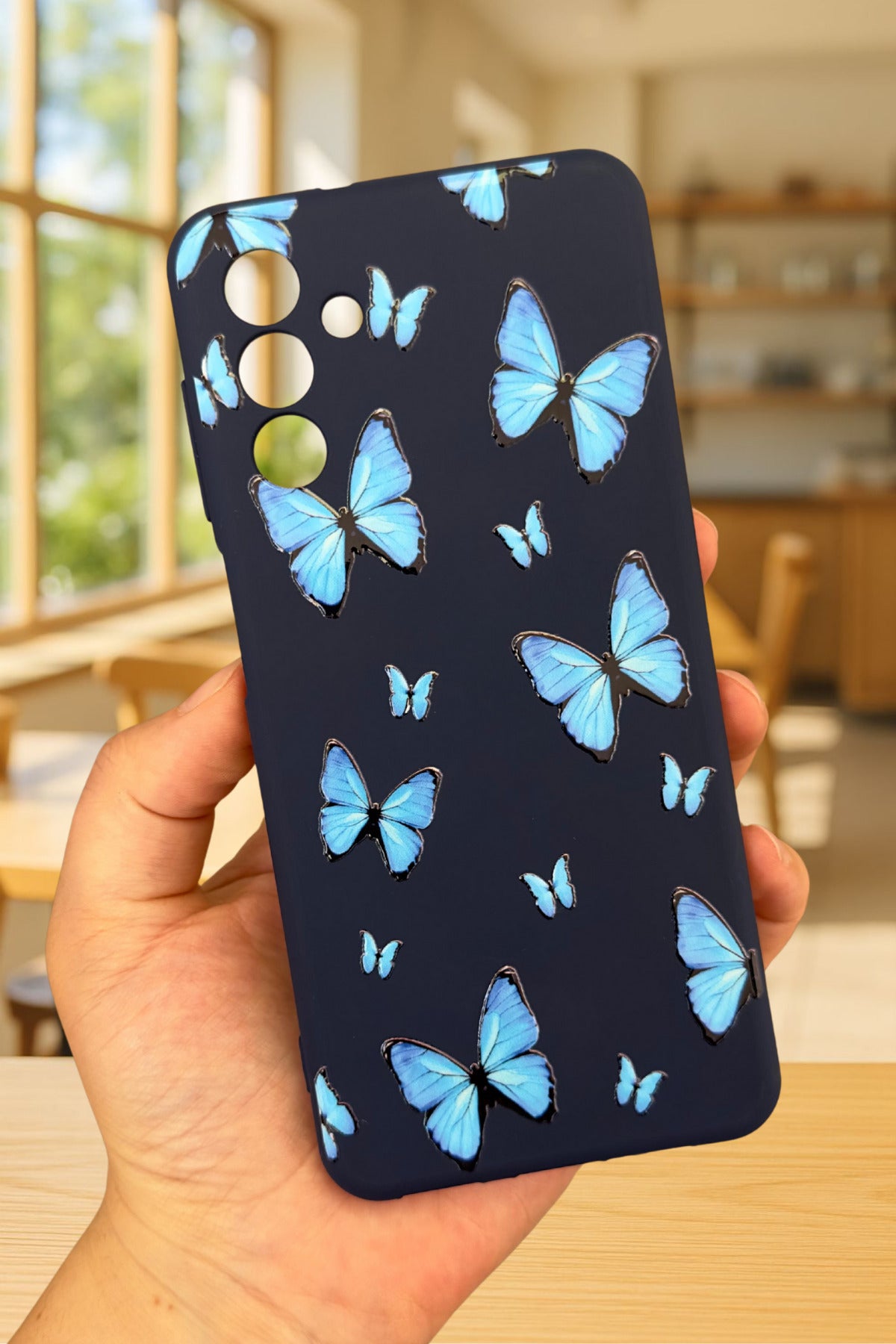 Samsung Galaxy A04s Uyumlu Mavi Kelebek Desenli Silikon Darbe Emici Klasik Korumalı Rubber Kılıf