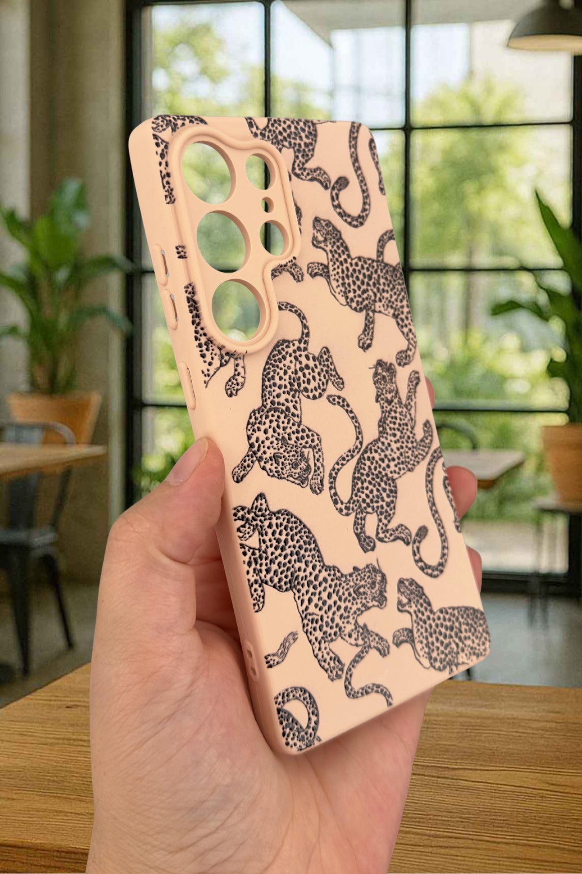 Samsung Galaxy S25 Ultra Uyumlu Leopar Desenli Silikon Darbe Emici Klasik Korumalı Rubber Kılıf