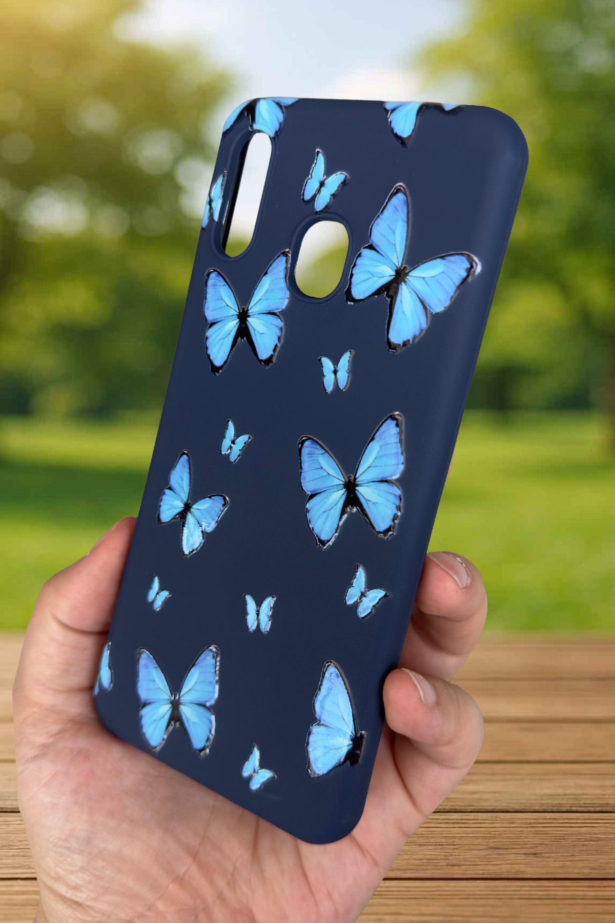 Samsung Galaxy A20 Uyumlu Mavi Kelebek Desenli Silikon Darbe Emici Klasik Korumalı Rubber Kılıf