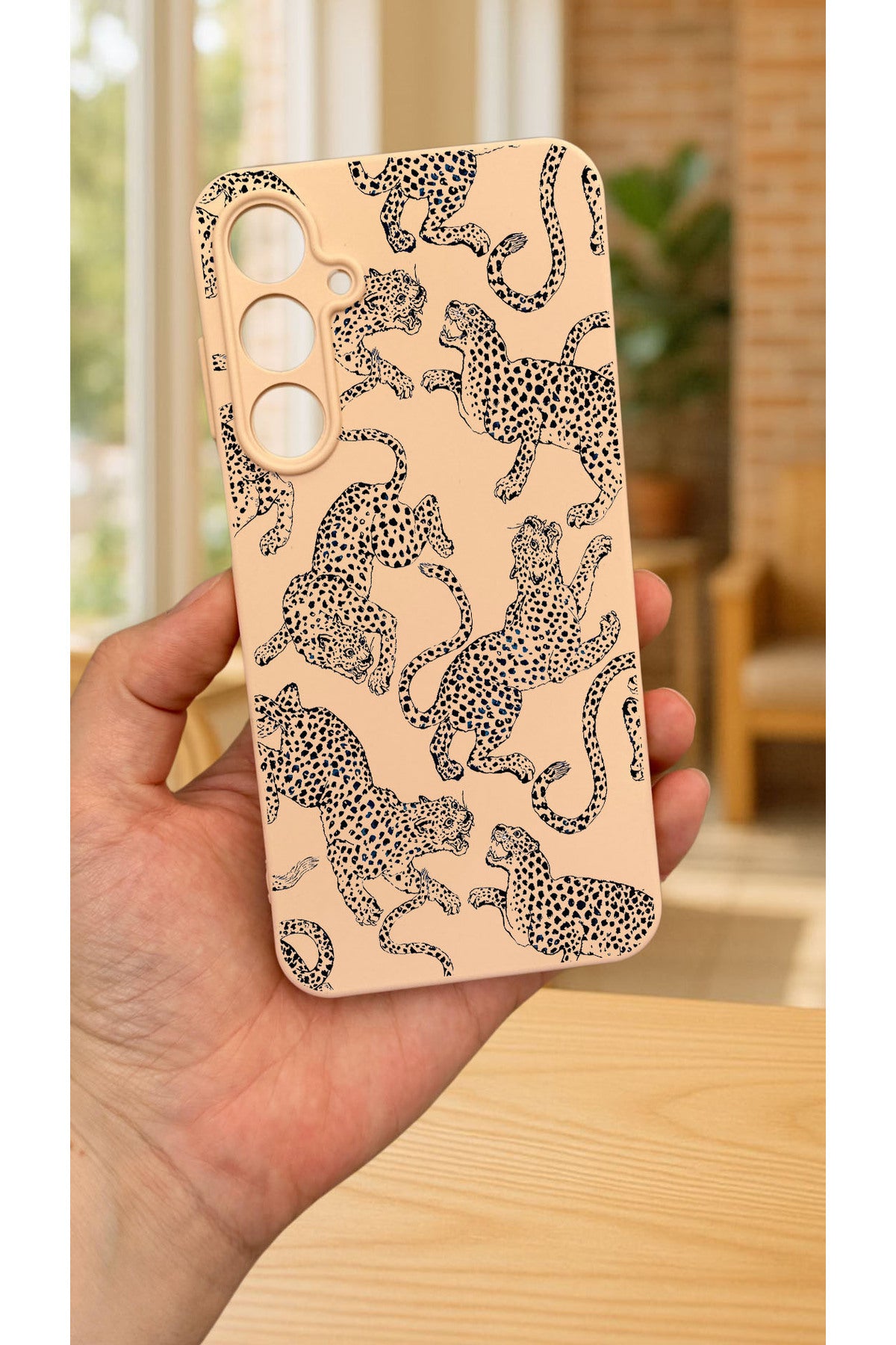 Samsung Galaxy A55 -LEOPAR DESENLİ Silikon Darbe Emici Klasik Korumalı Rubber Kılıf